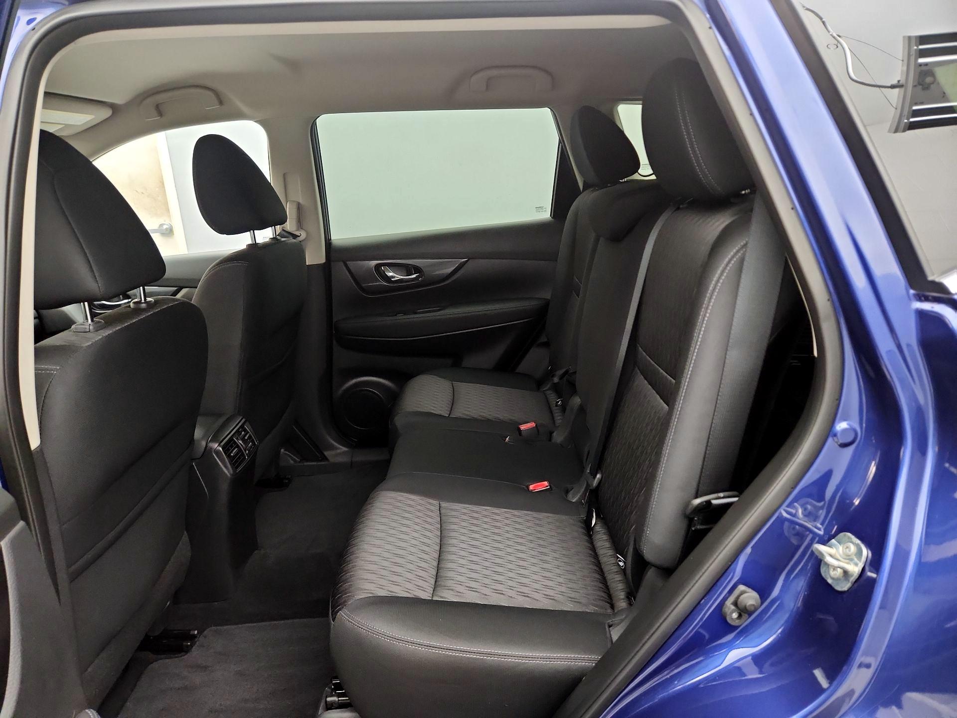 Thumbnail: 2019 Nissan Rogue - 19