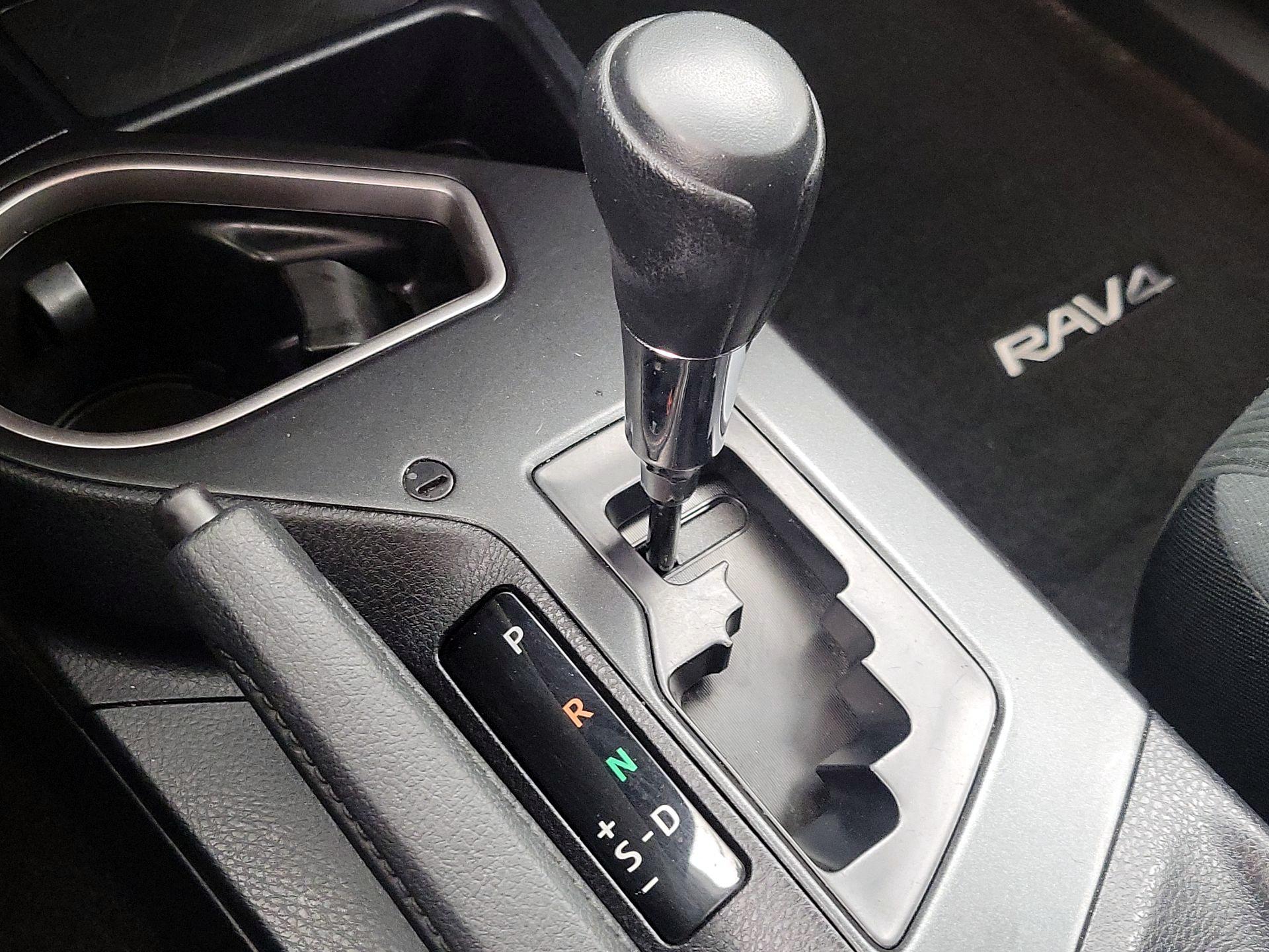 Thumbnail: 2016 Toyota RAV4 - 17