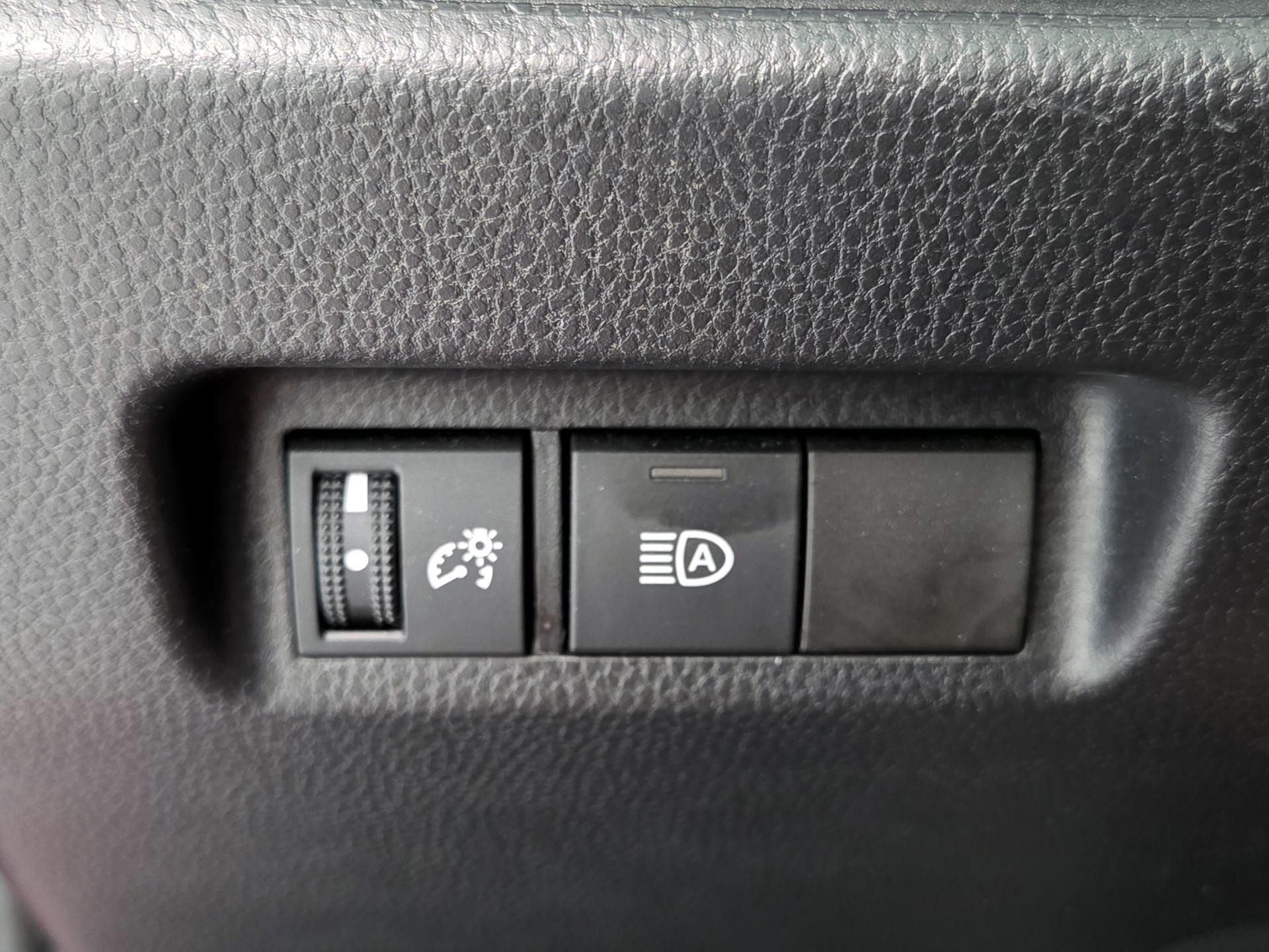 Thumbnail: 2021 Toyota RAV4 - 13