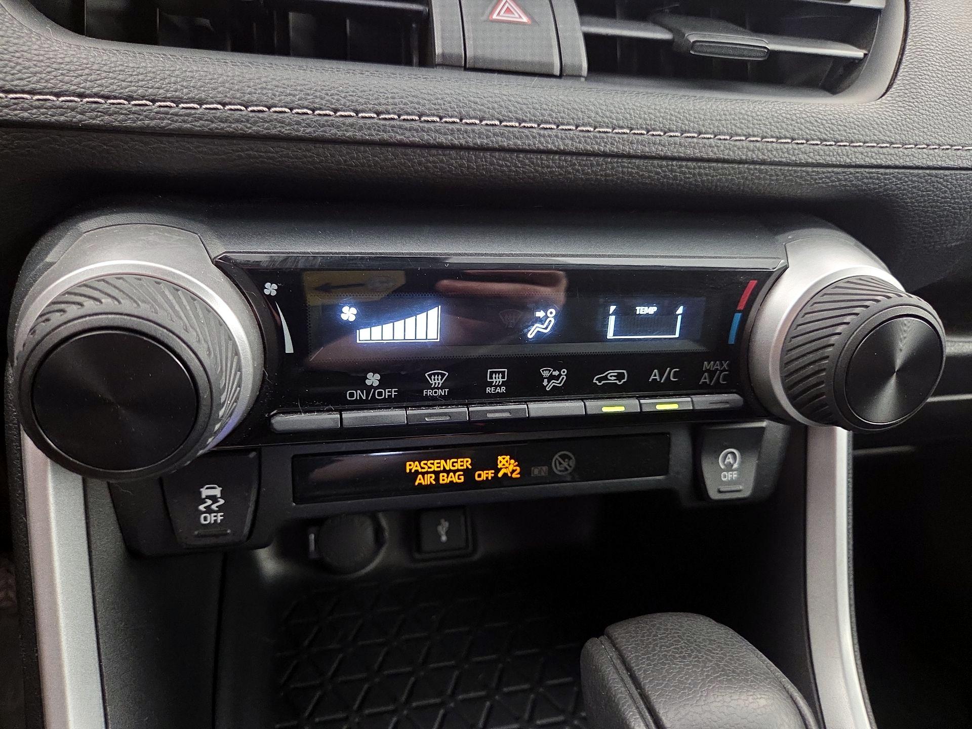 Thumbnail: 2021 Toyota RAV4 - 16