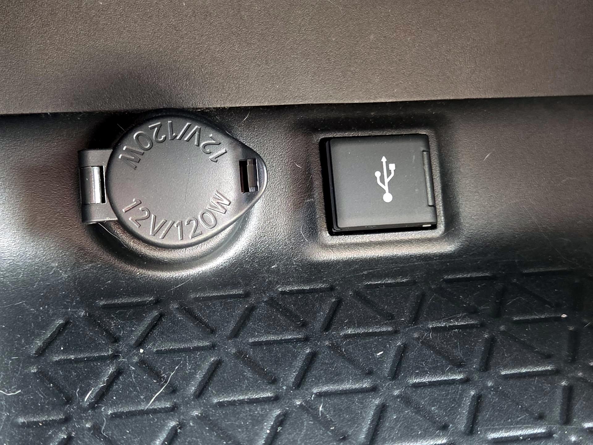 Thumbnail: 2021 Toyota RAV4 - 18