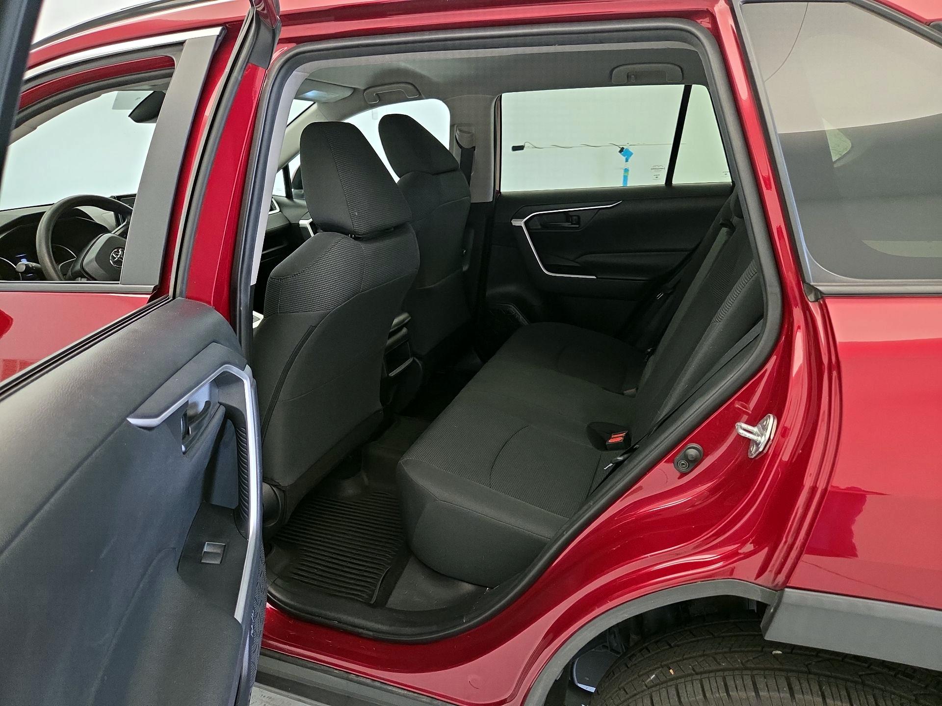 Thumbnail: 2021 Toyota RAV4 - 19