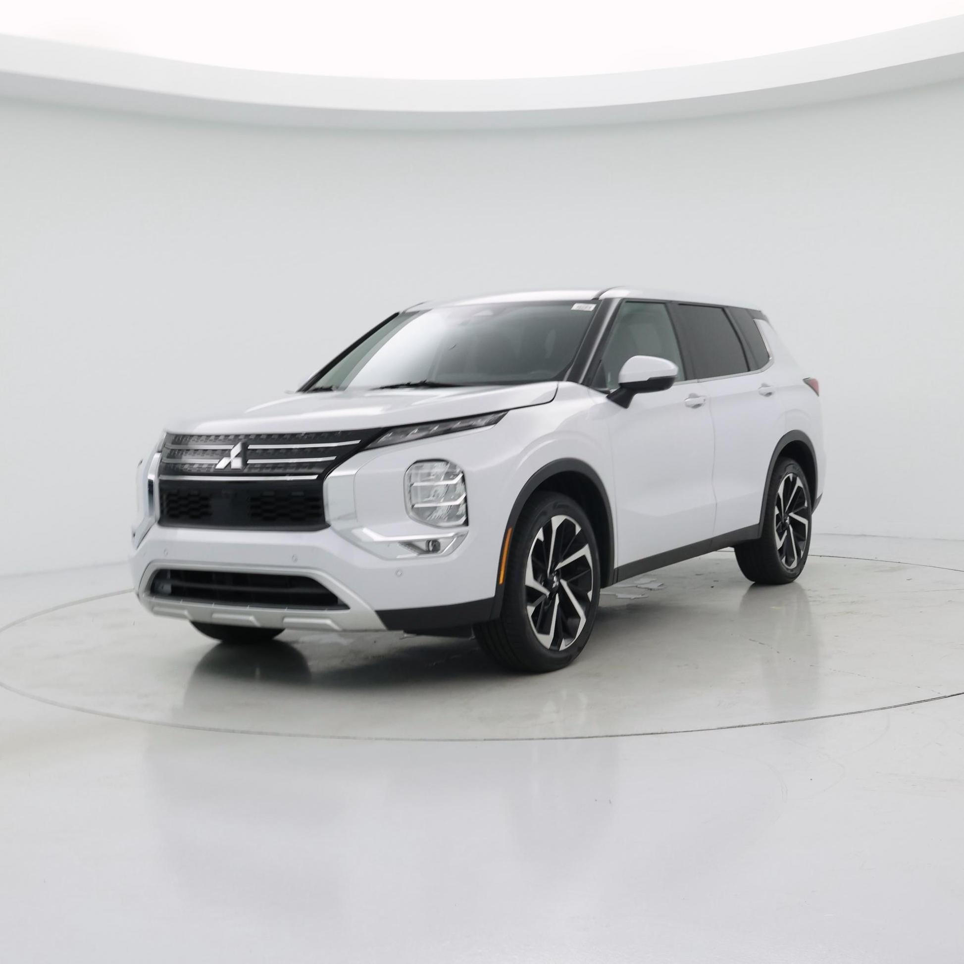 Thumbnail: 2024 Mitsubishi Outlander - 4