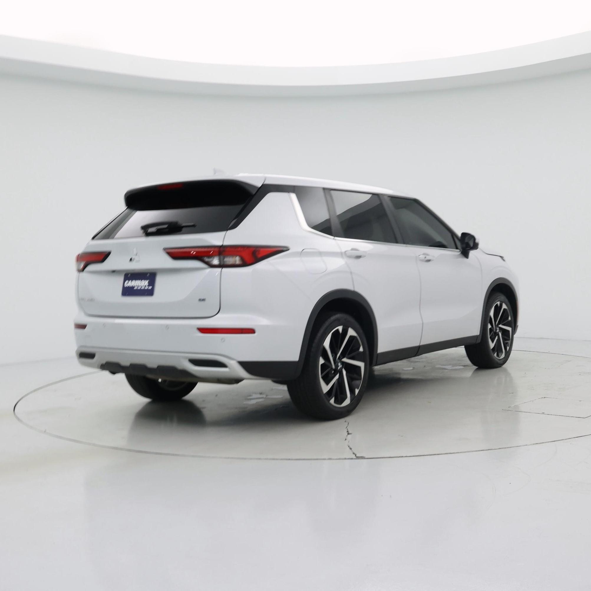 Thumbnail: 2024 Mitsubishi Outlander - 8