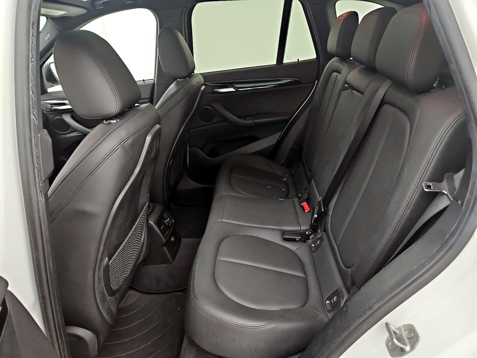 2017 BMW X1 28i - Photo 22