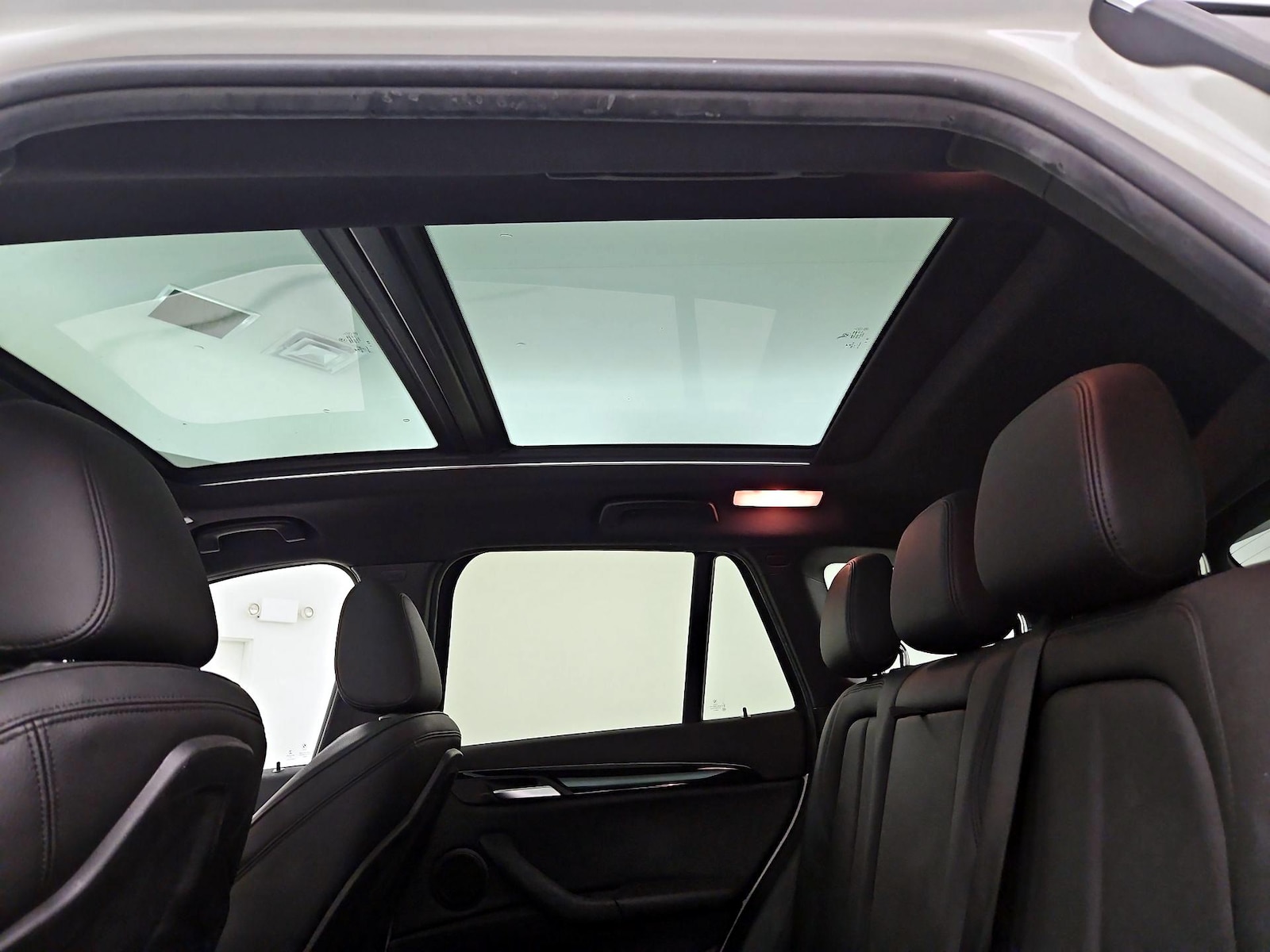 2017 BMW X1 28i - Photo 25