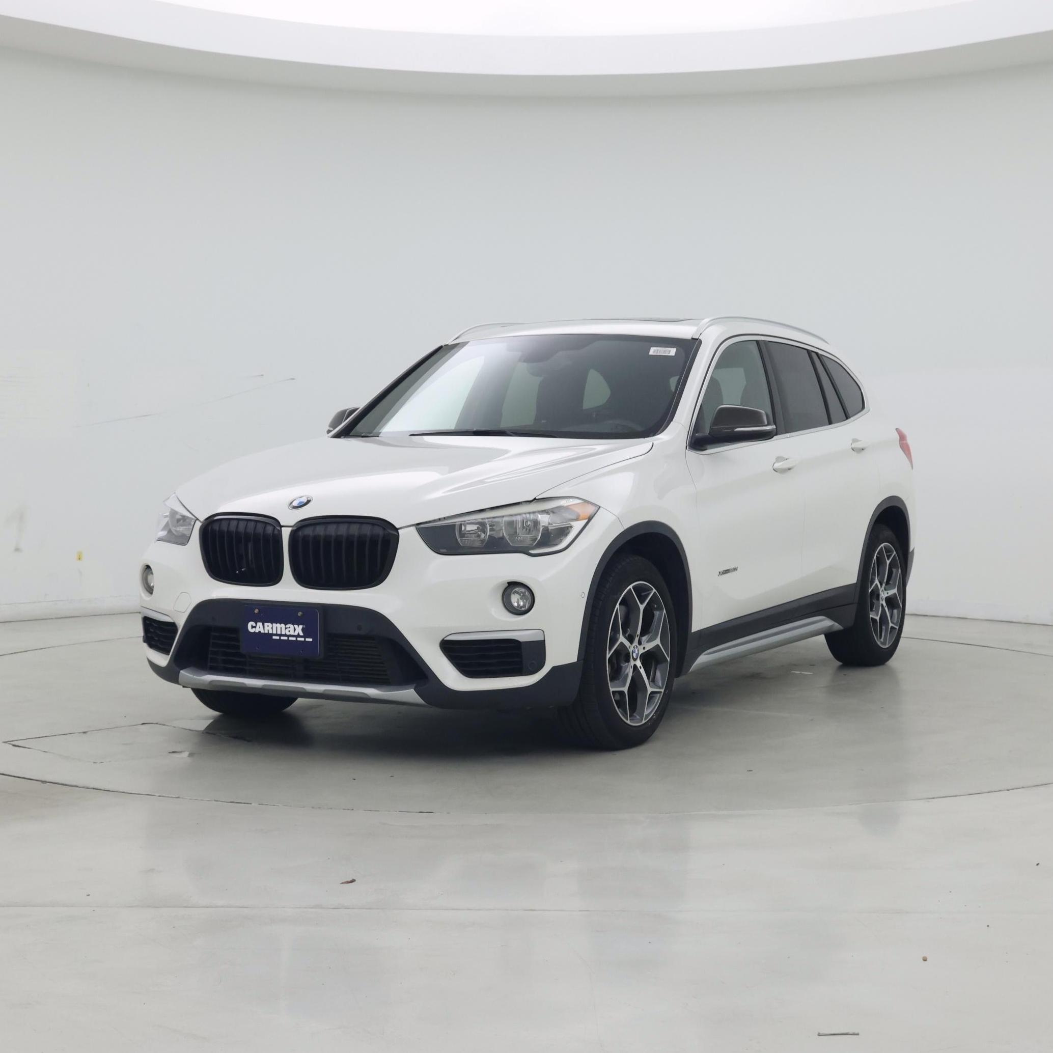 Thumbnail: 2017 BMW X1 - 4