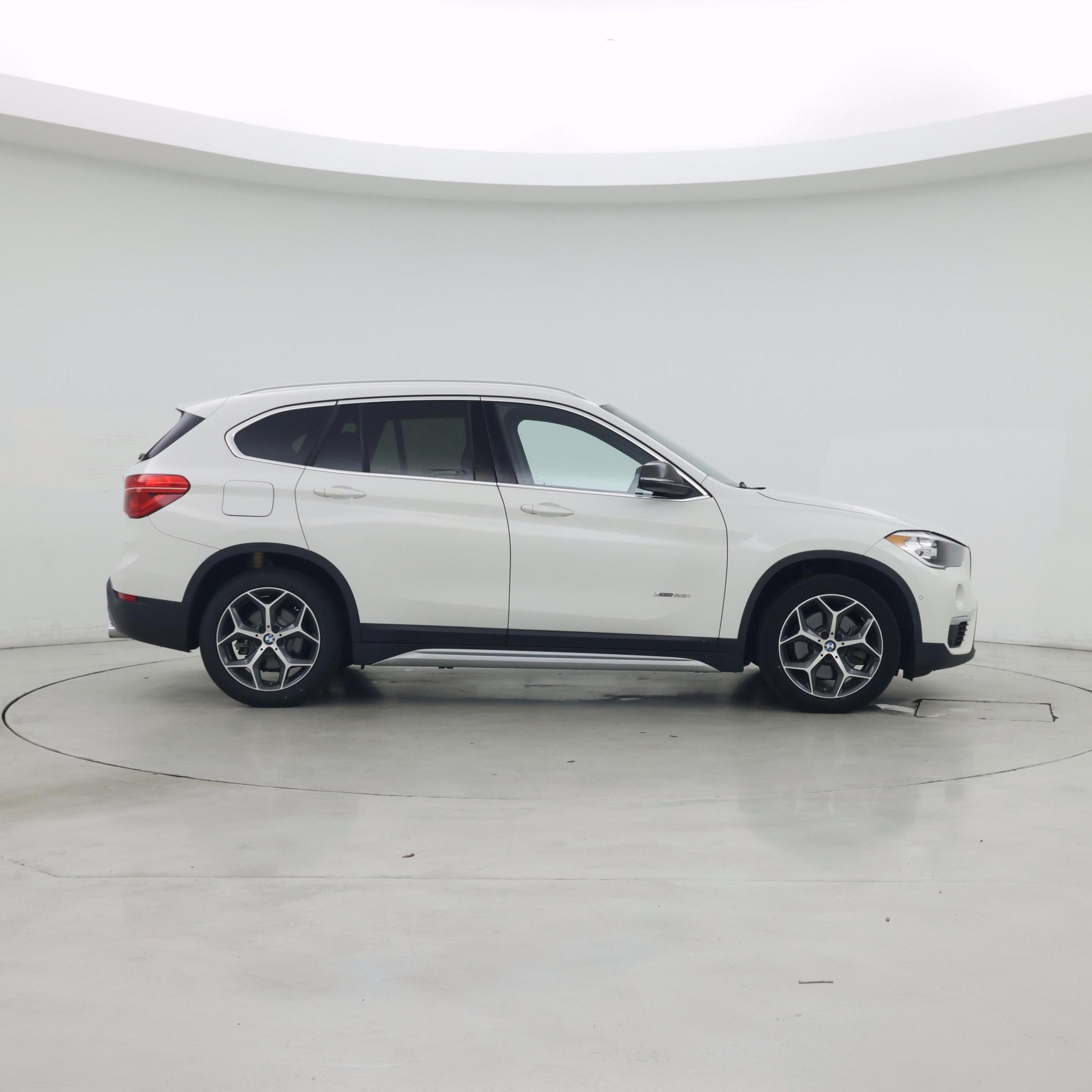 Thumbnail: 2017 BMW X1 - 7