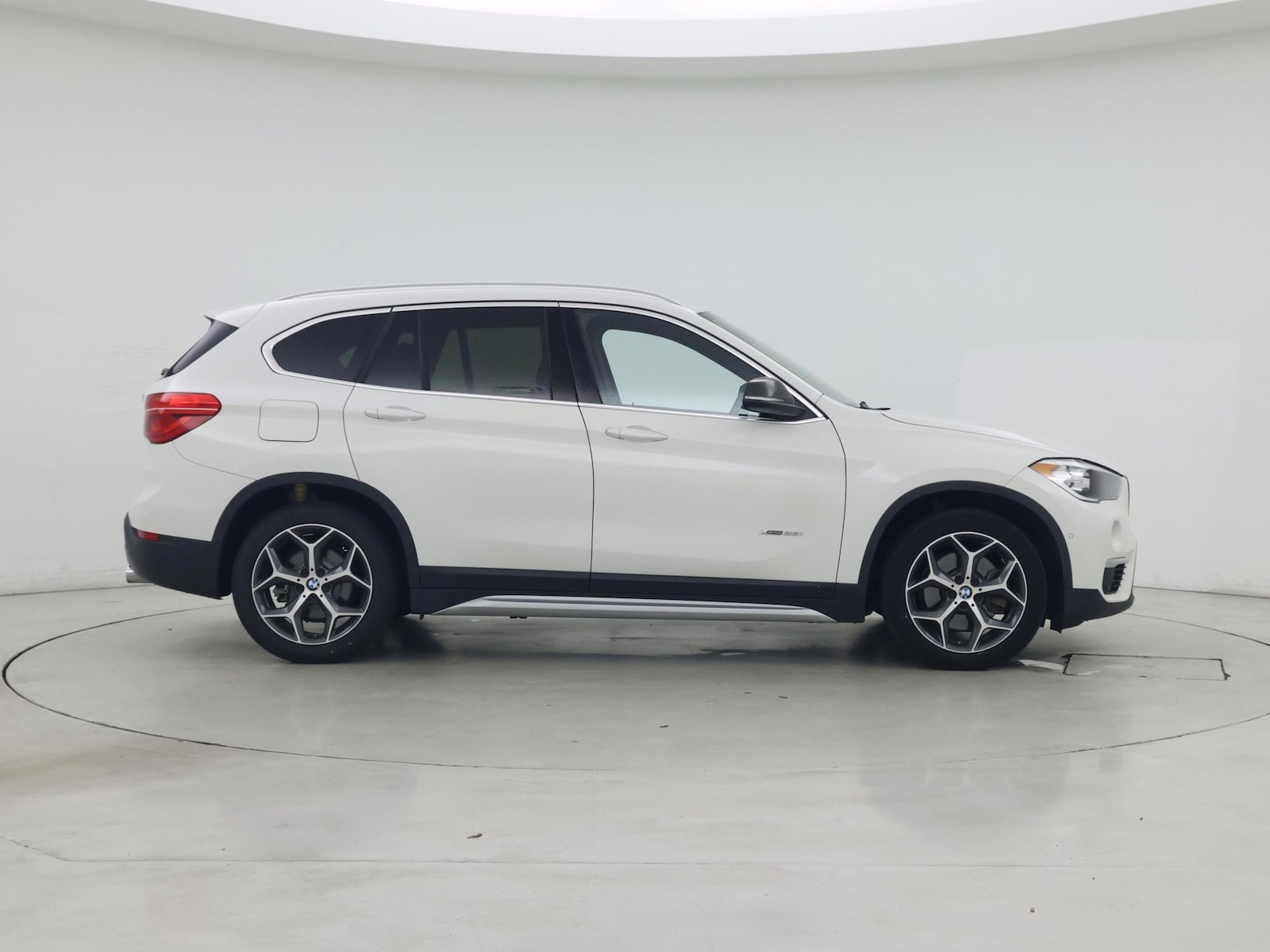 2017 BMW X1 28i - Photo 8