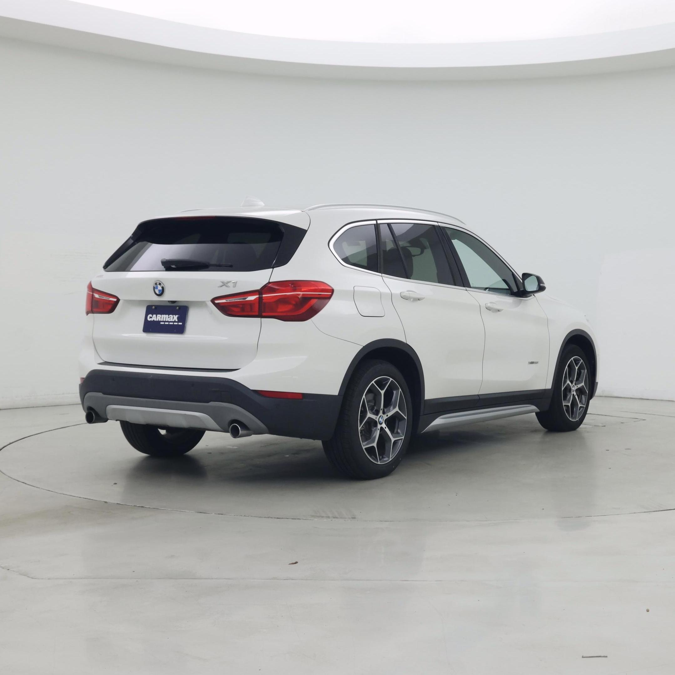 Thumbnail: 2017 BMW X1 - 8