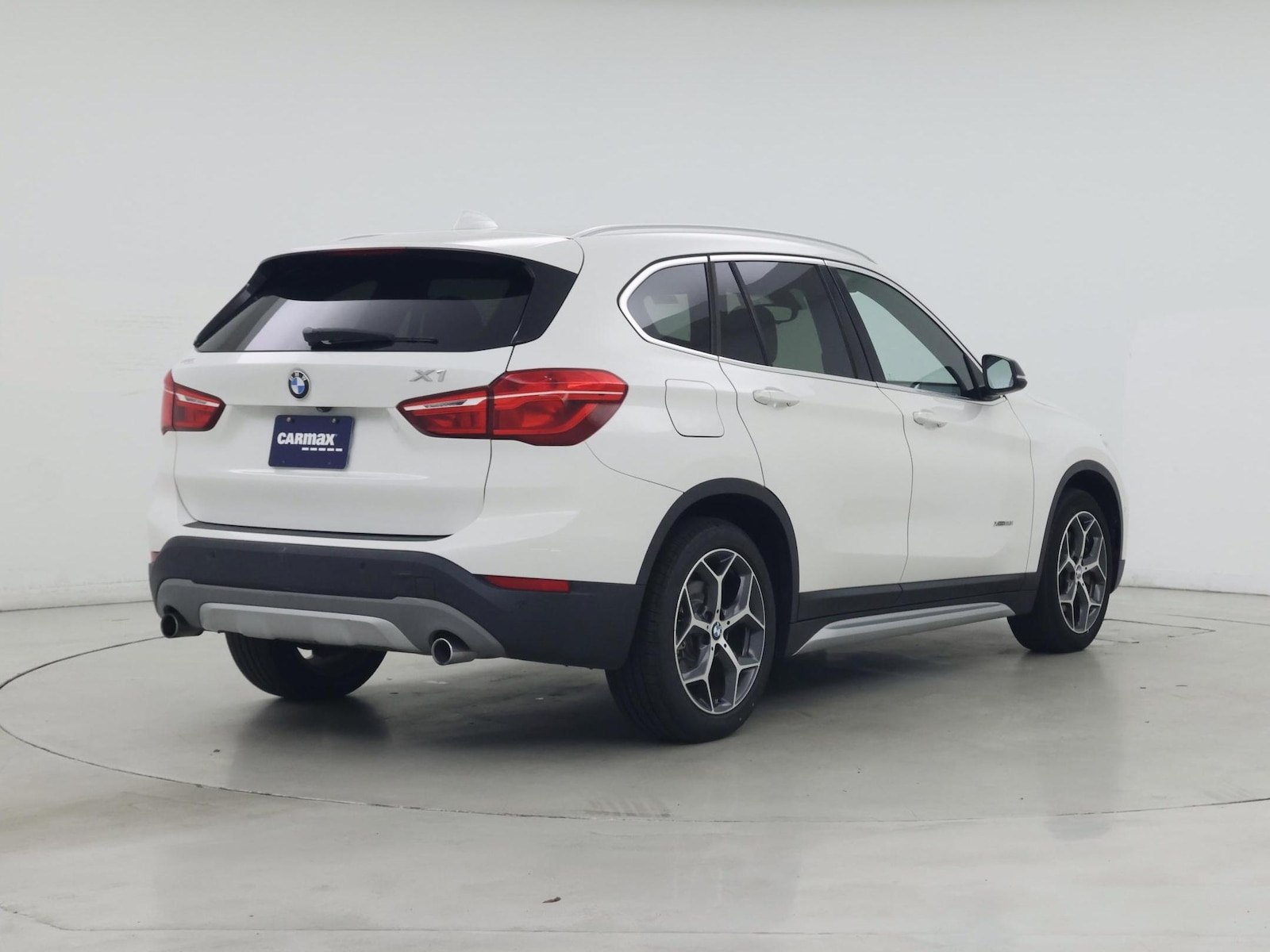2017 BMW X1 28i - Photo 9