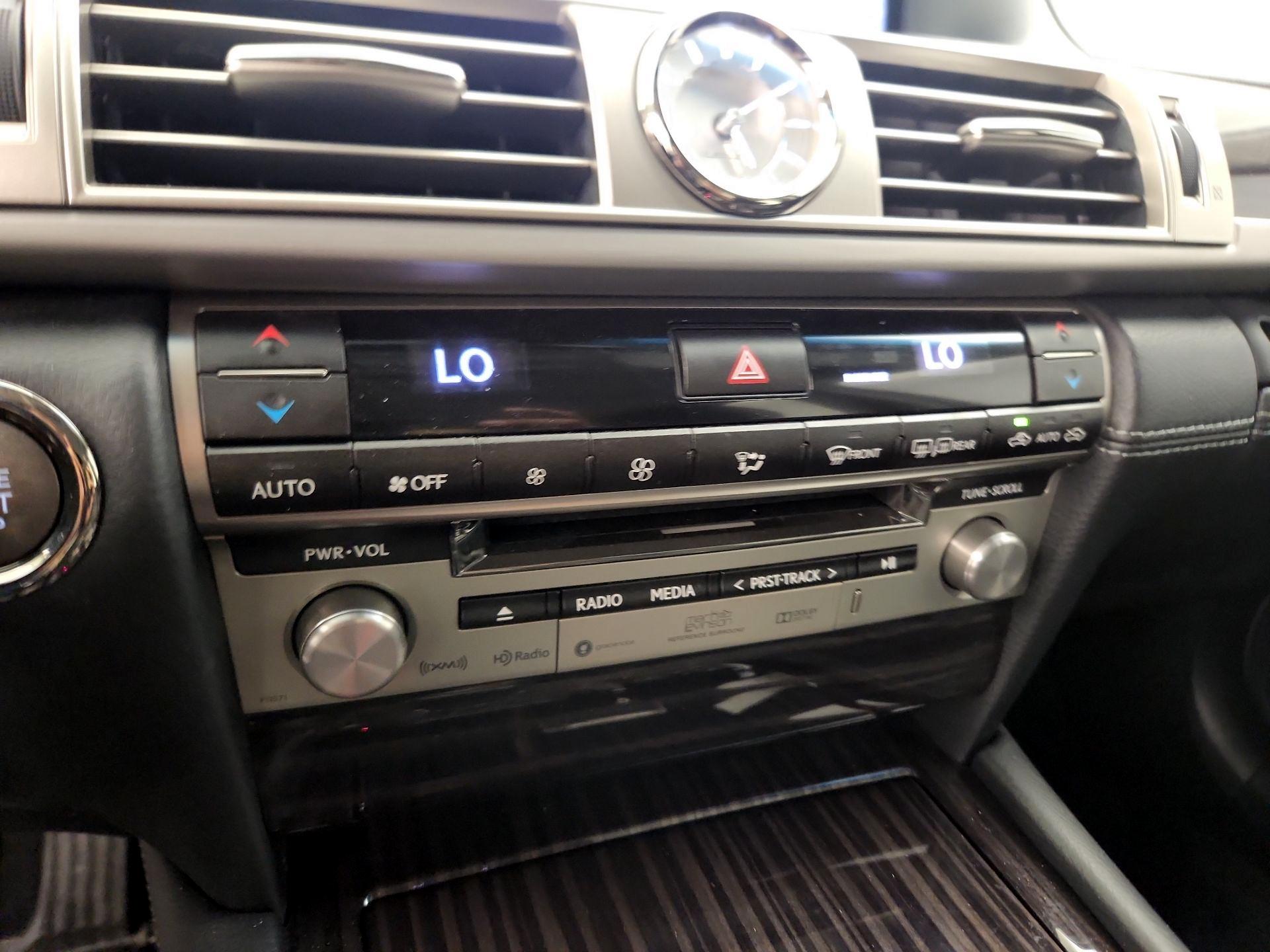 Thumbnail: 2017 Lexus LS - 17
