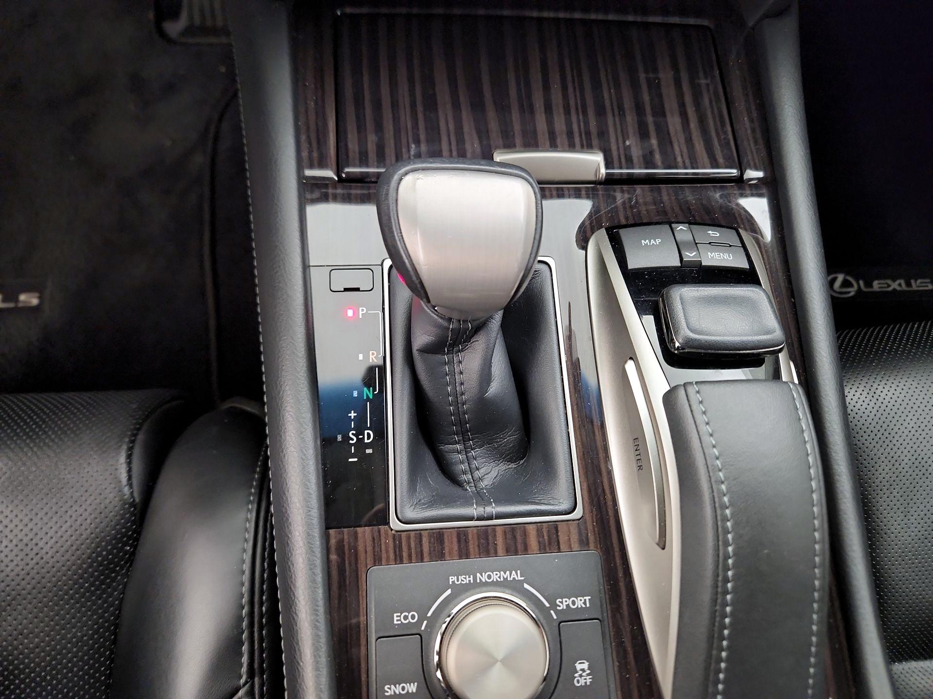Thumbnail: 2017 Lexus LS - 18
