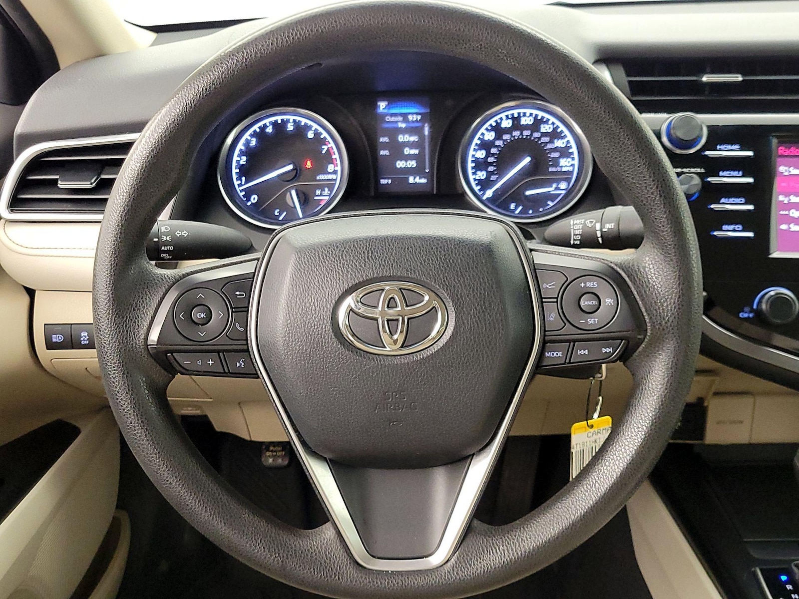 2018 Toyota Camry LE - Photo 11