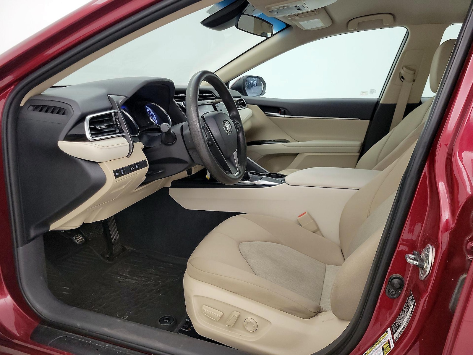 2018 Toyota Camry LE - Photo 12