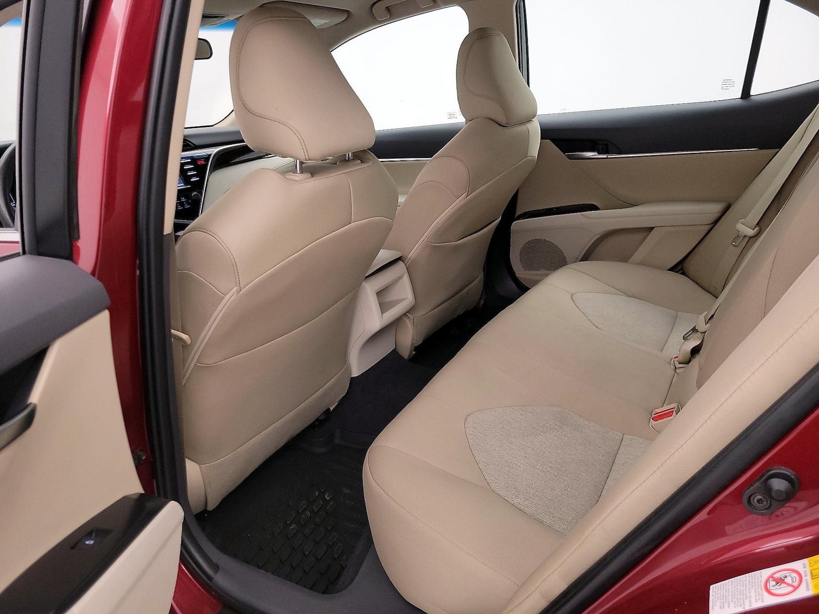 2018 Toyota Camry LE - Photo 20