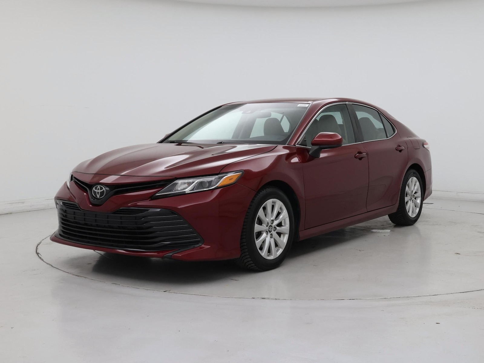2018 Toyota Camry LE - Photo 5