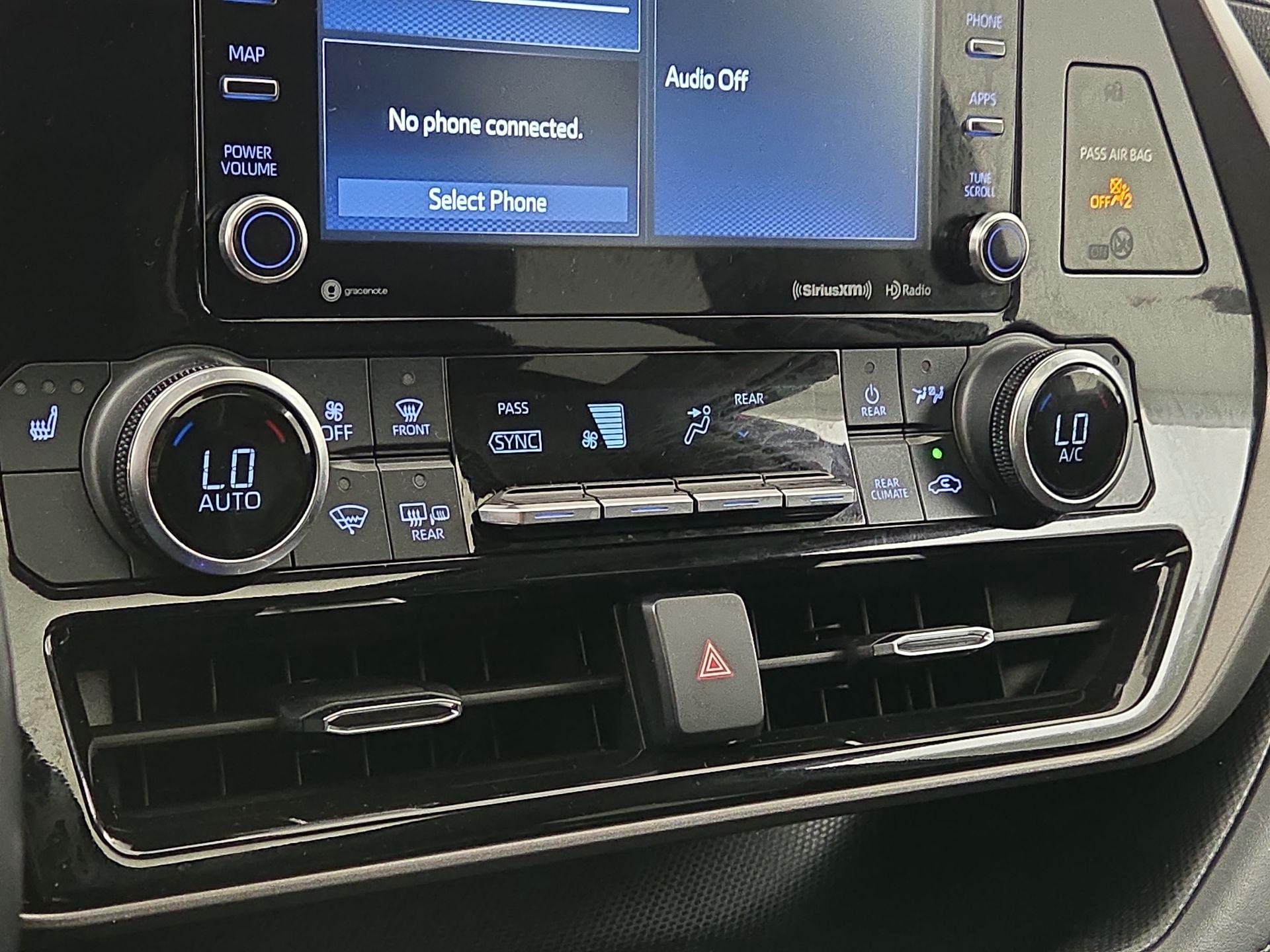 Thumbnail: 2021 Toyota Highlander - 16