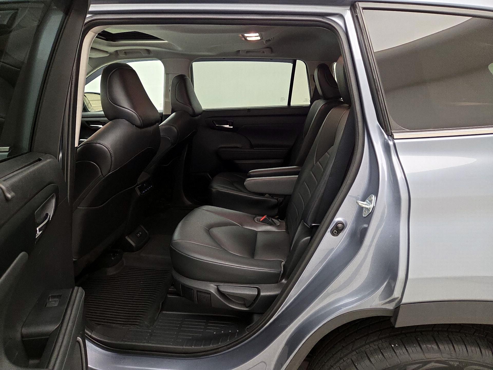 Thumbnail: 2021 Toyota Highlander - 20