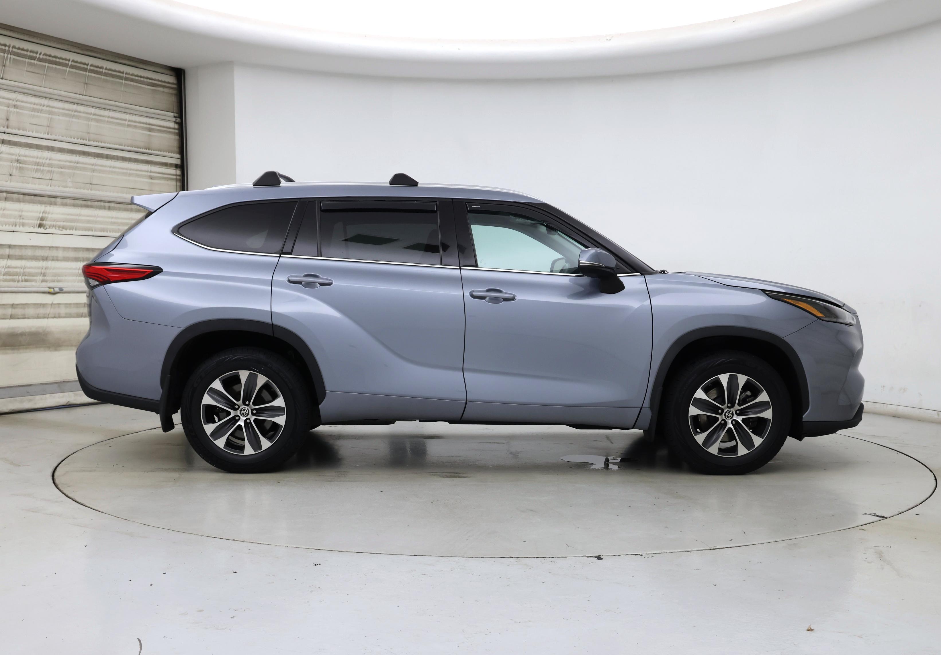 Thumbnail: 2021 Toyota Highlander - 7