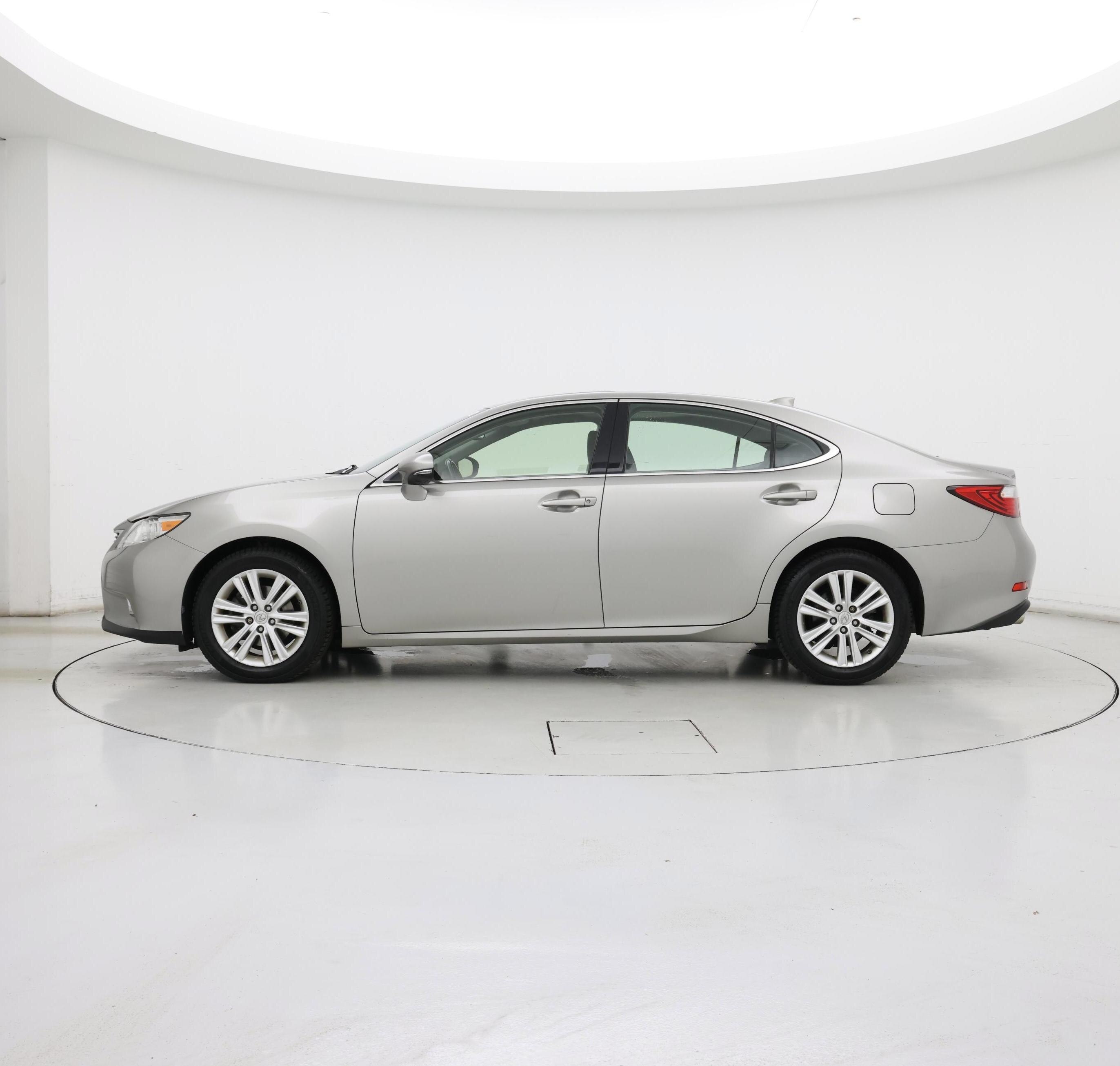 Thumbnail: 2015 Lexus ES - 3