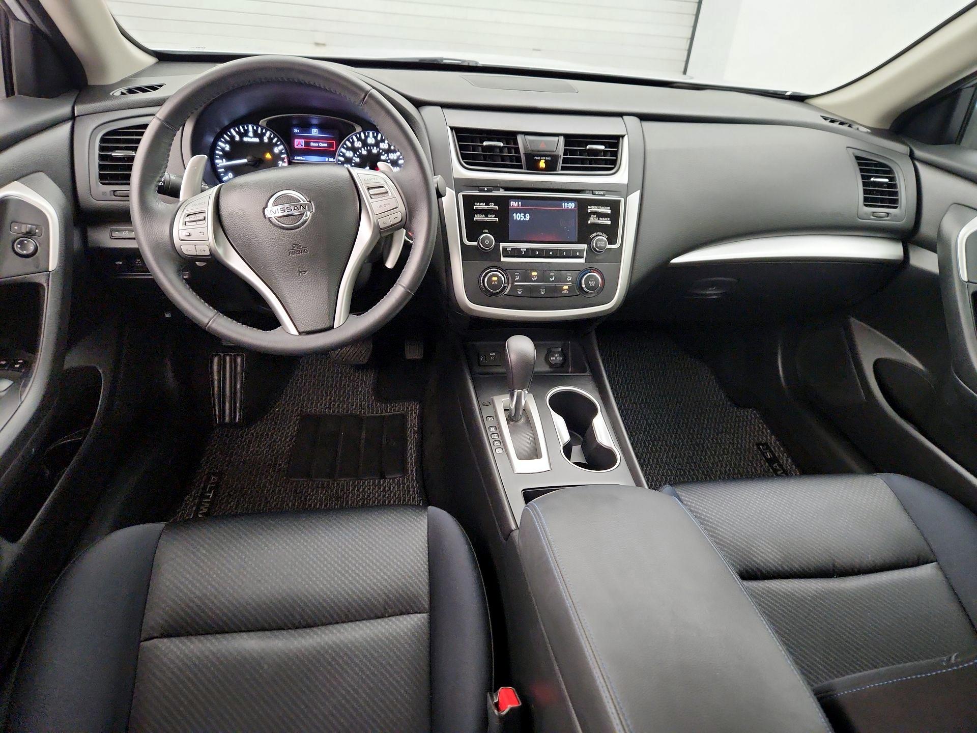 Thumbnail: 2017 Nissan Altima - 9