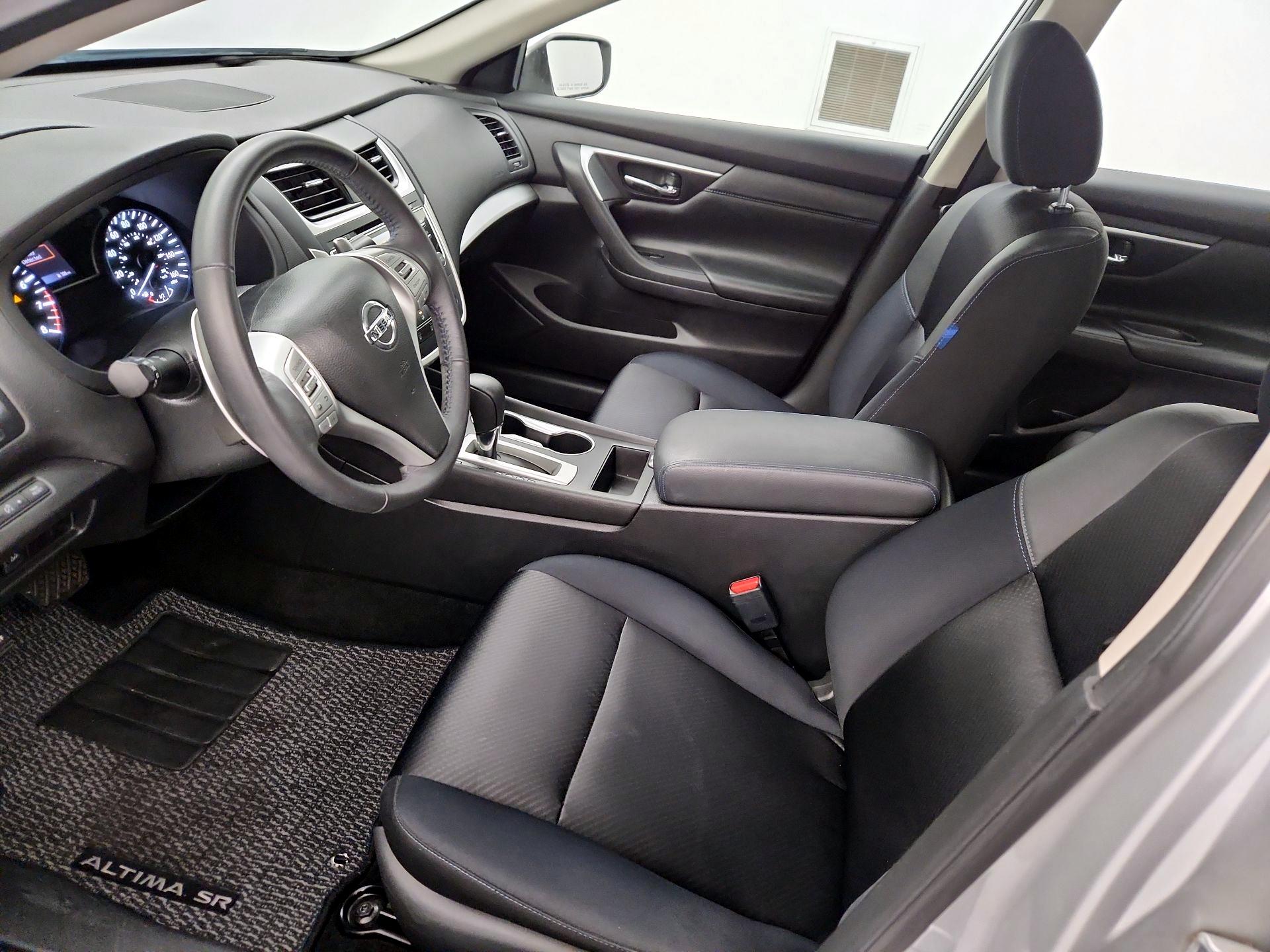 Thumbnail: 2017 Nissan Altima - 11