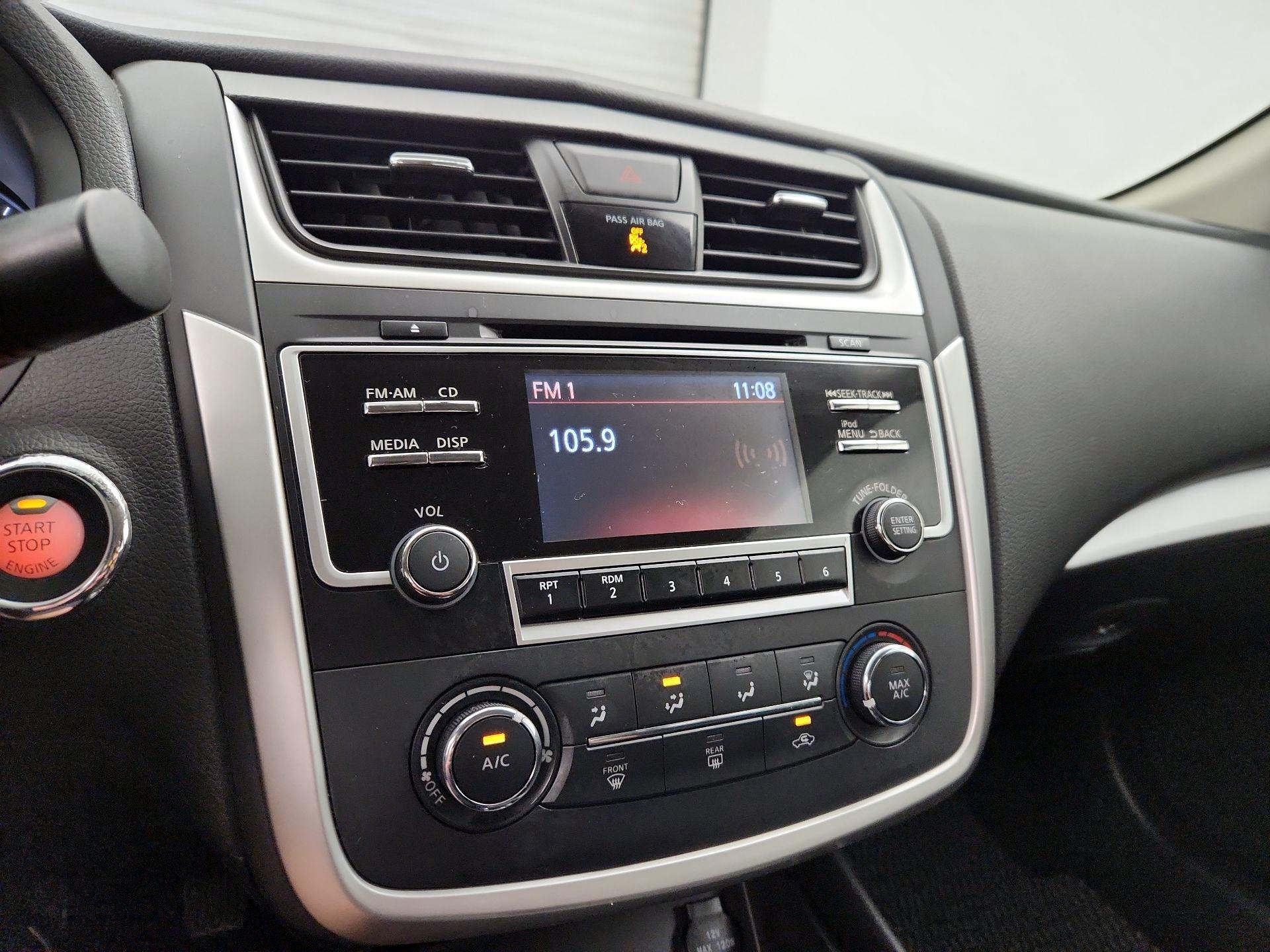 Thumbnail: 2017 Nissan Altima - 15