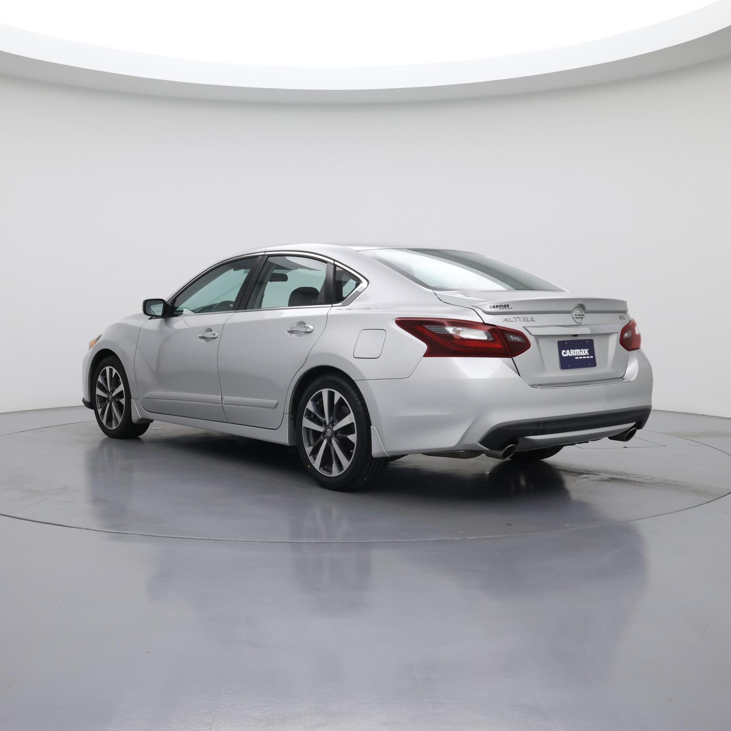 Thumbnail: 2017 Nissan Altima - 2