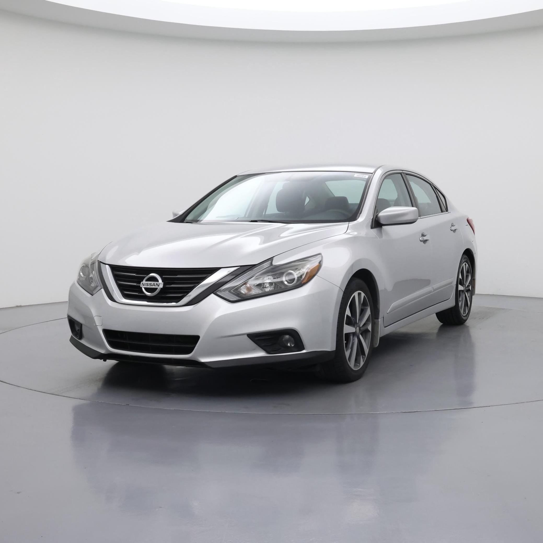 Thumbnail: 2017 Nissan Altima - 4