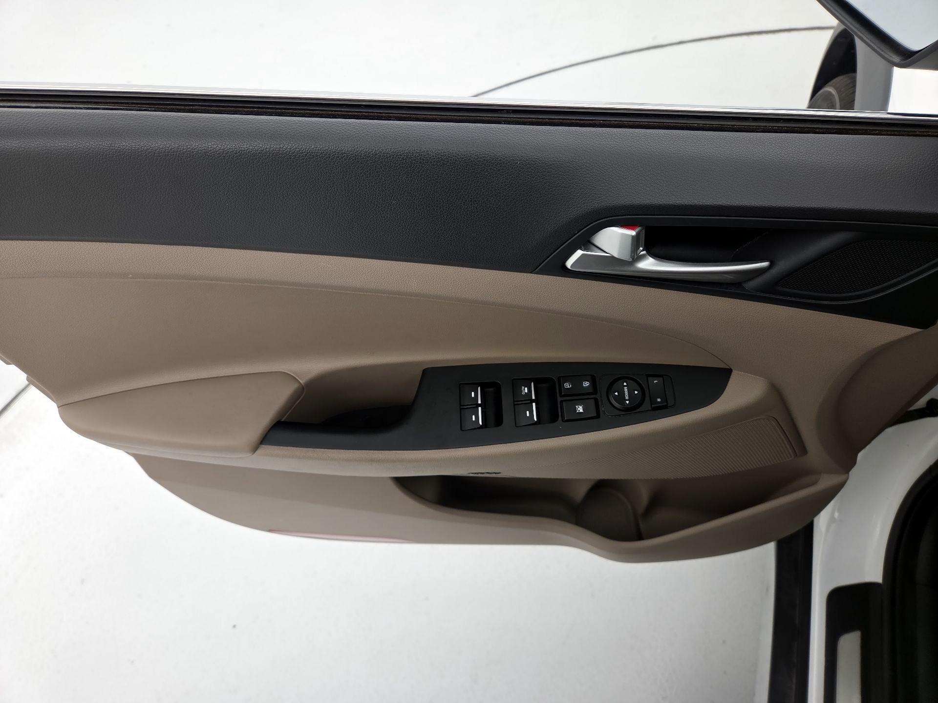 Thumbnail: 2021 Hyundai Tucson - 12