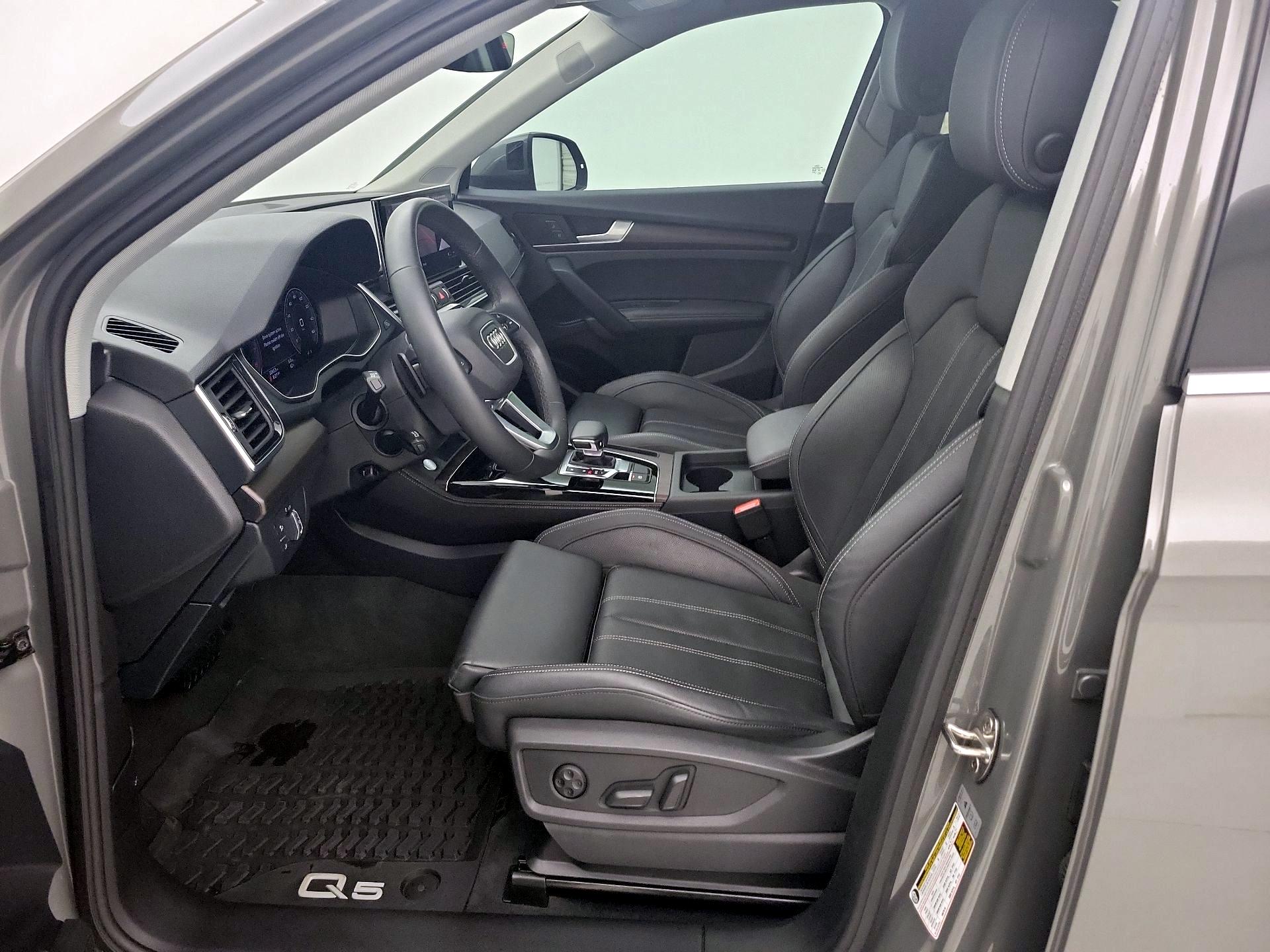 Thumbnail: 2023 Audi Q5 - 11