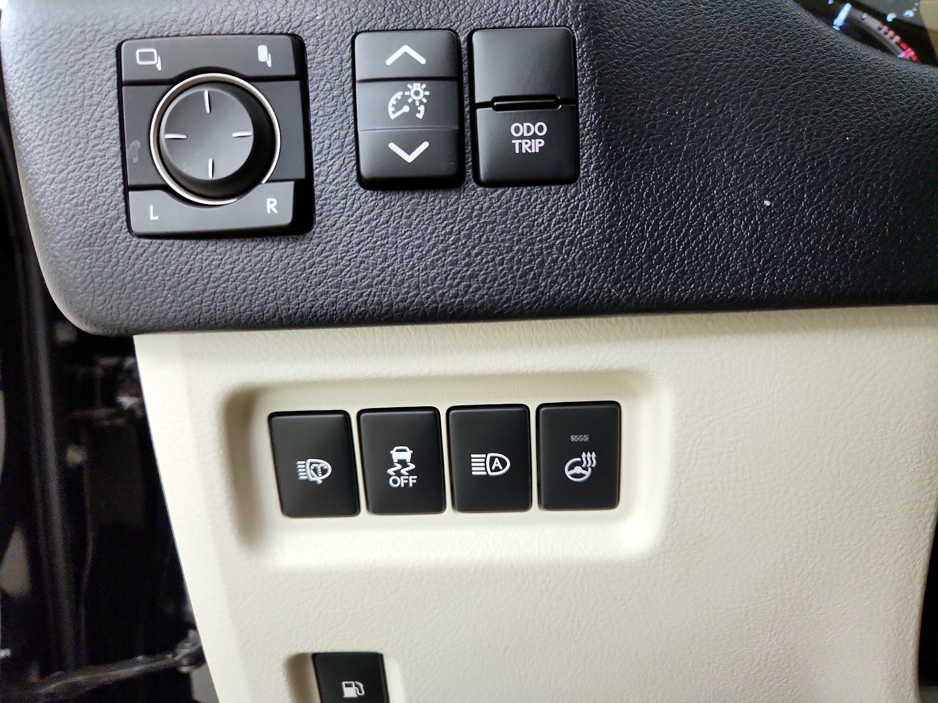 Thumbnail: 2022 Lexus GX - 13