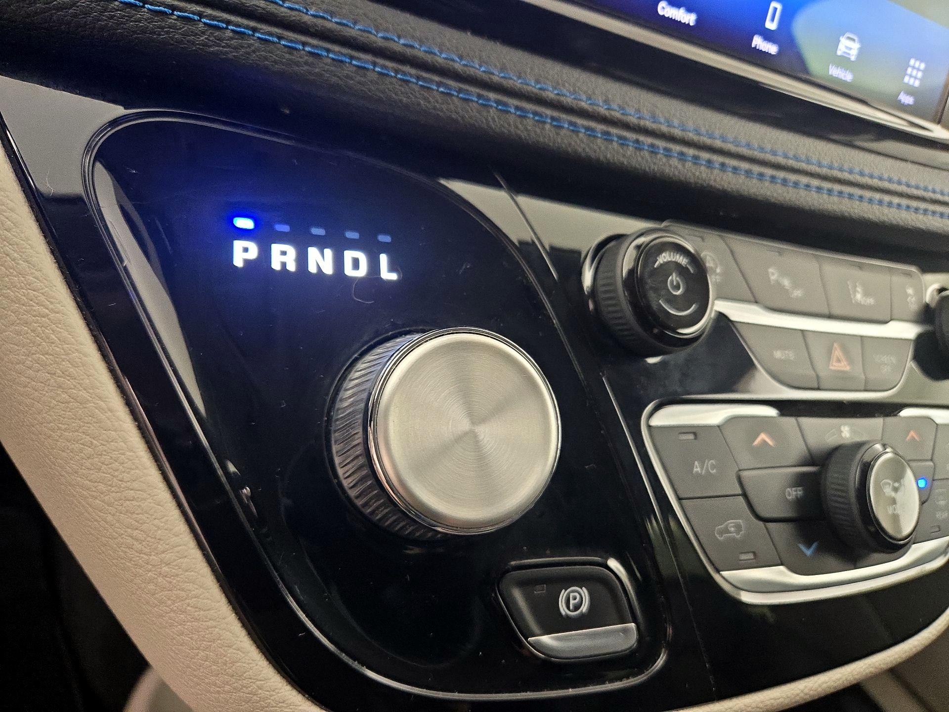 Thumbnail: 2021 Chrysler Pacifica - 17
