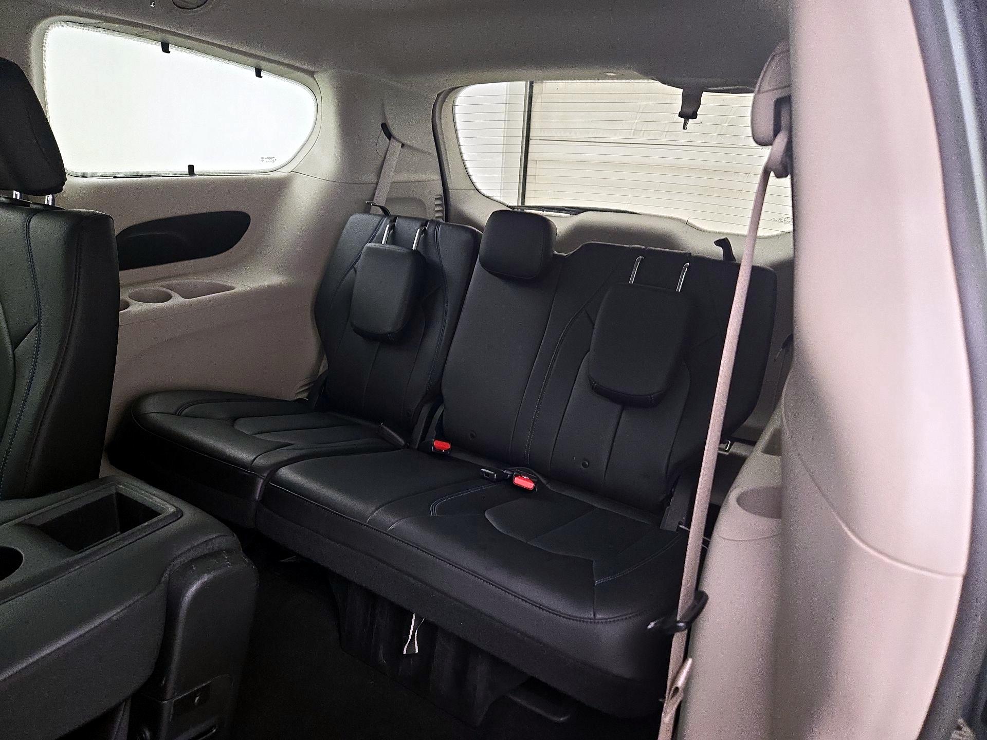 Thumbnail: 2021 Chrysler Pacifica - 20