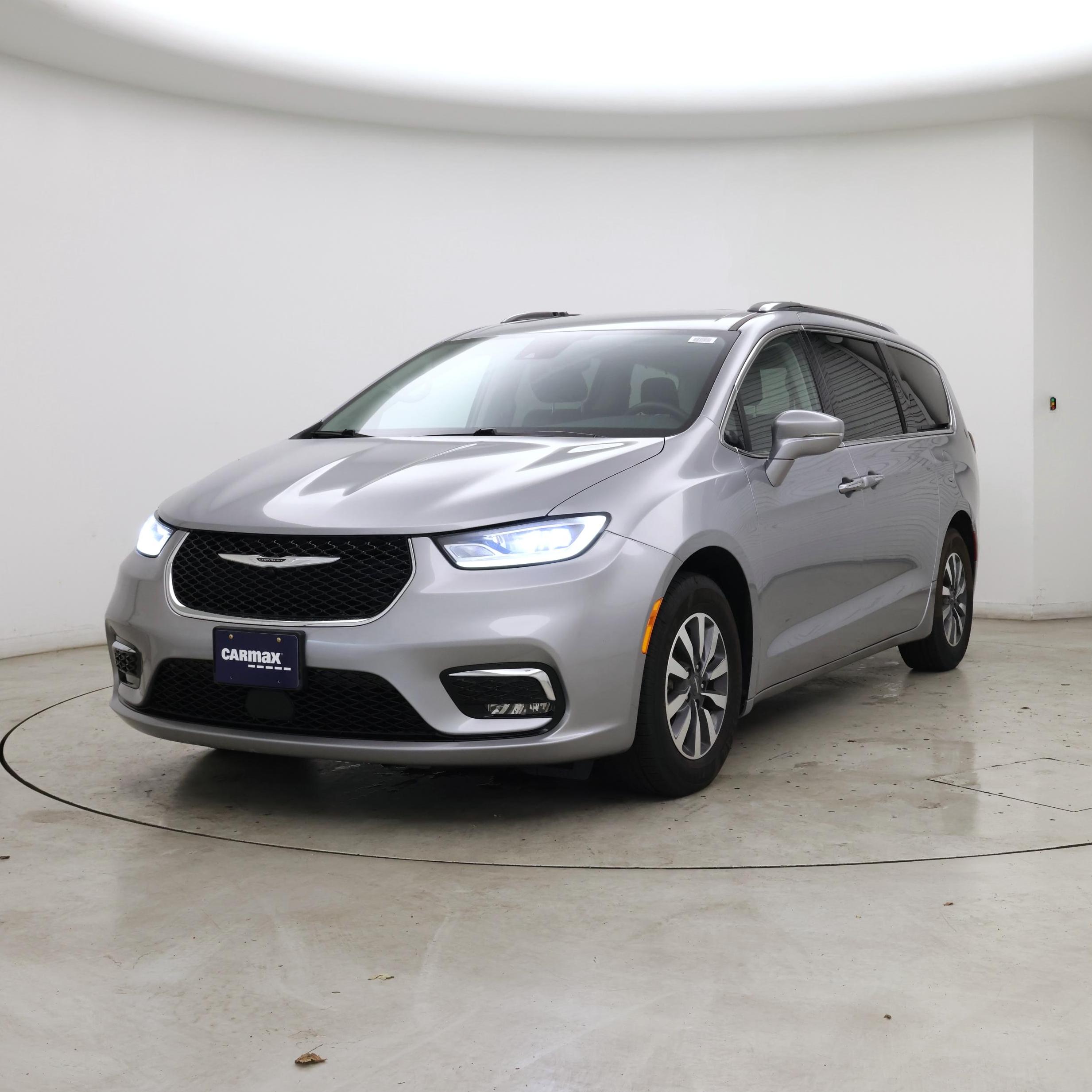 Thumbnail: 2021 Chrysler Pacifica - 4