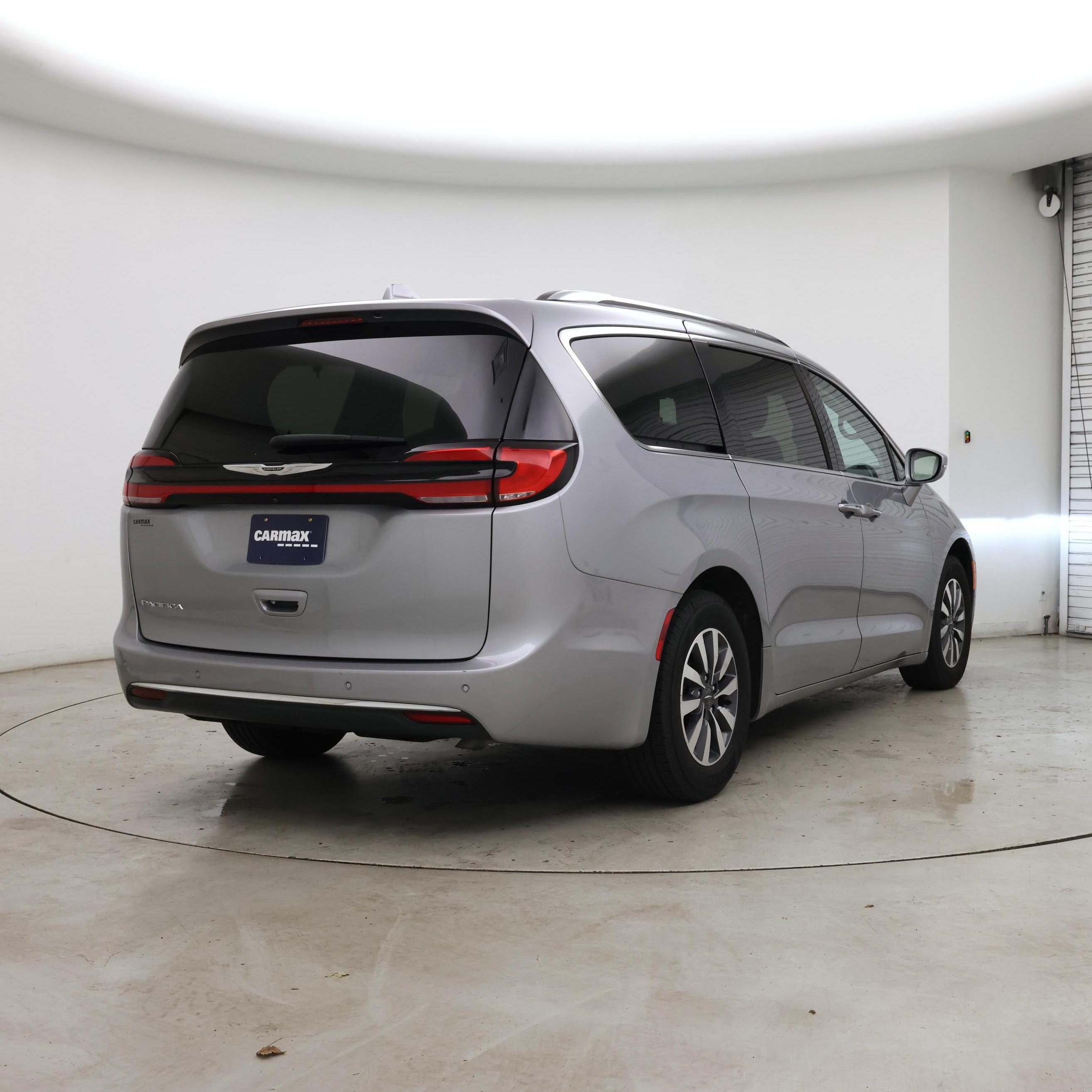 Thumbnail: 2021 Chrysler Pacifica - 8