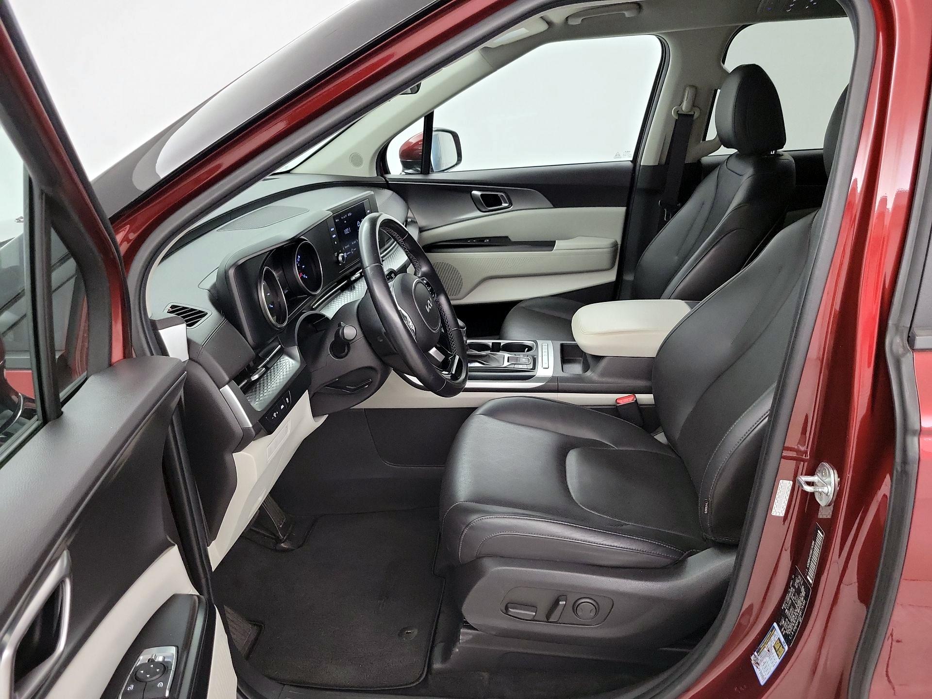 Thumbnail: 2022 Kia Carnival - 11