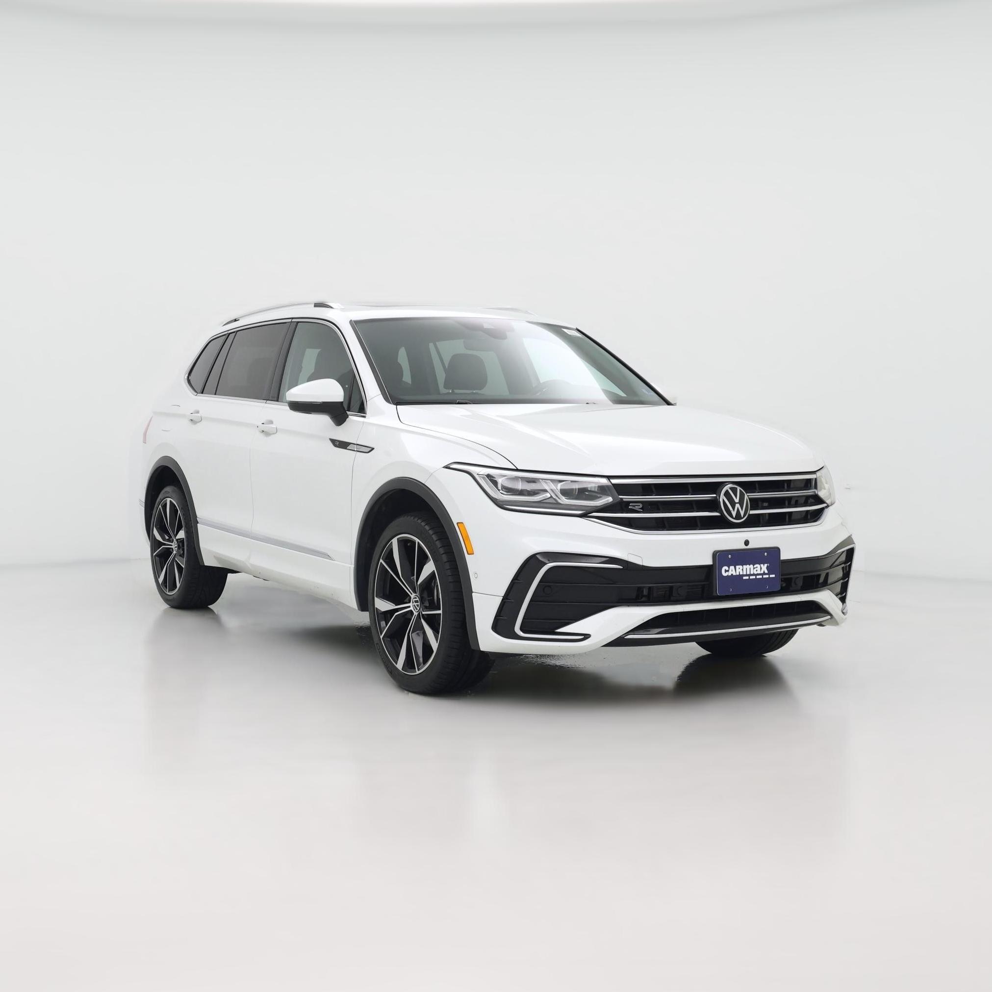 Thumbnail: 2022 Volkswagen Tiguan - 1