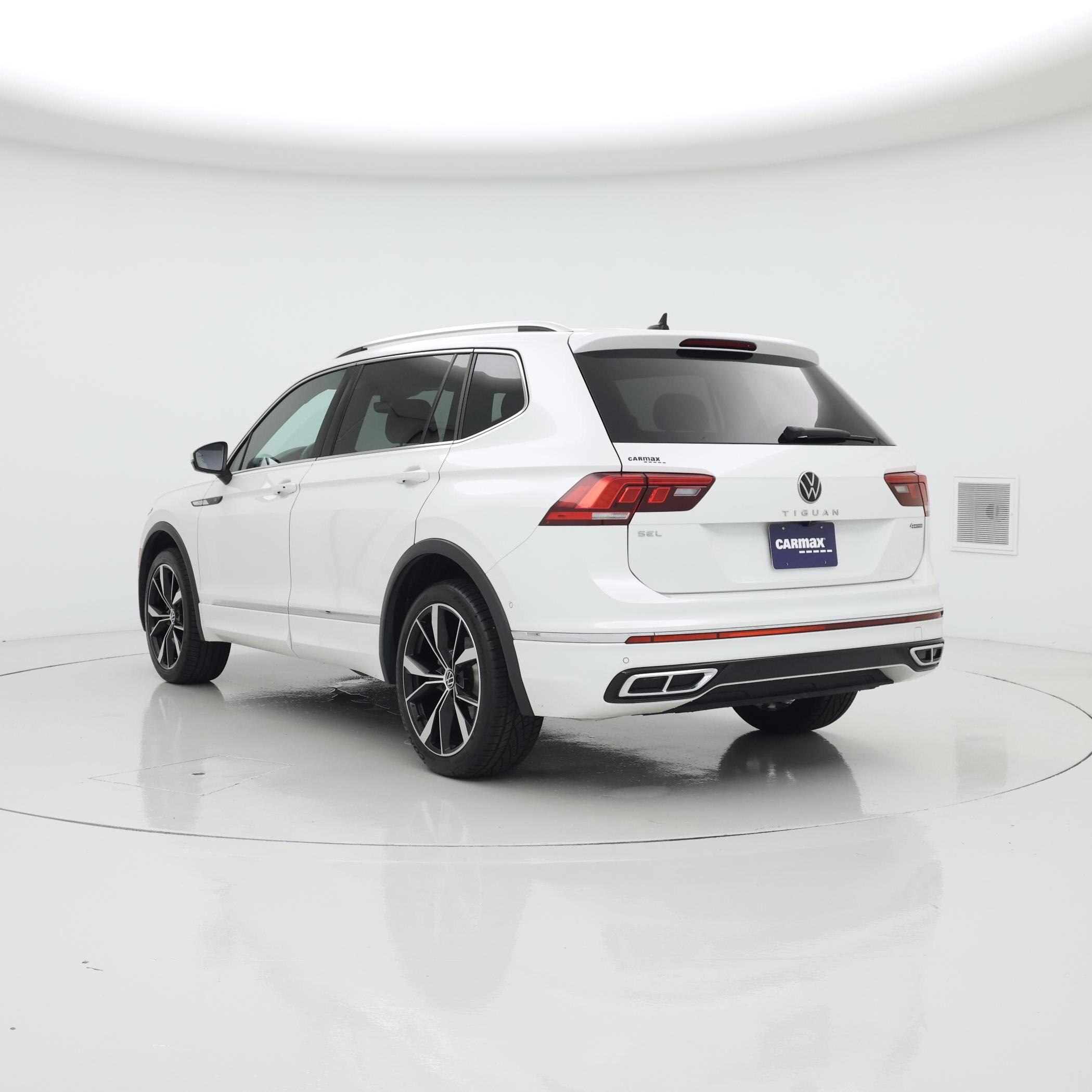 Thumbnail: 2022 Volkswagen Tiguan - 2