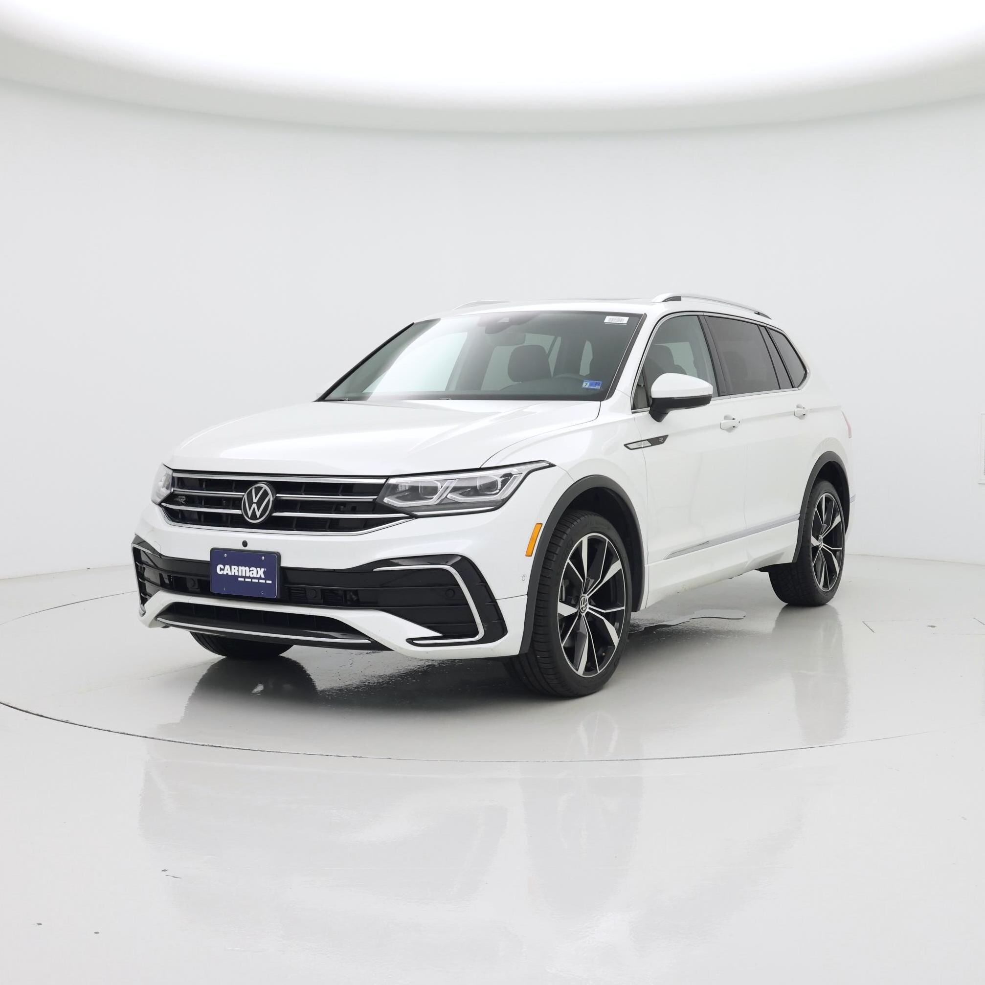 Thumbnail: 2022 Volkswagen Tiguan - 4