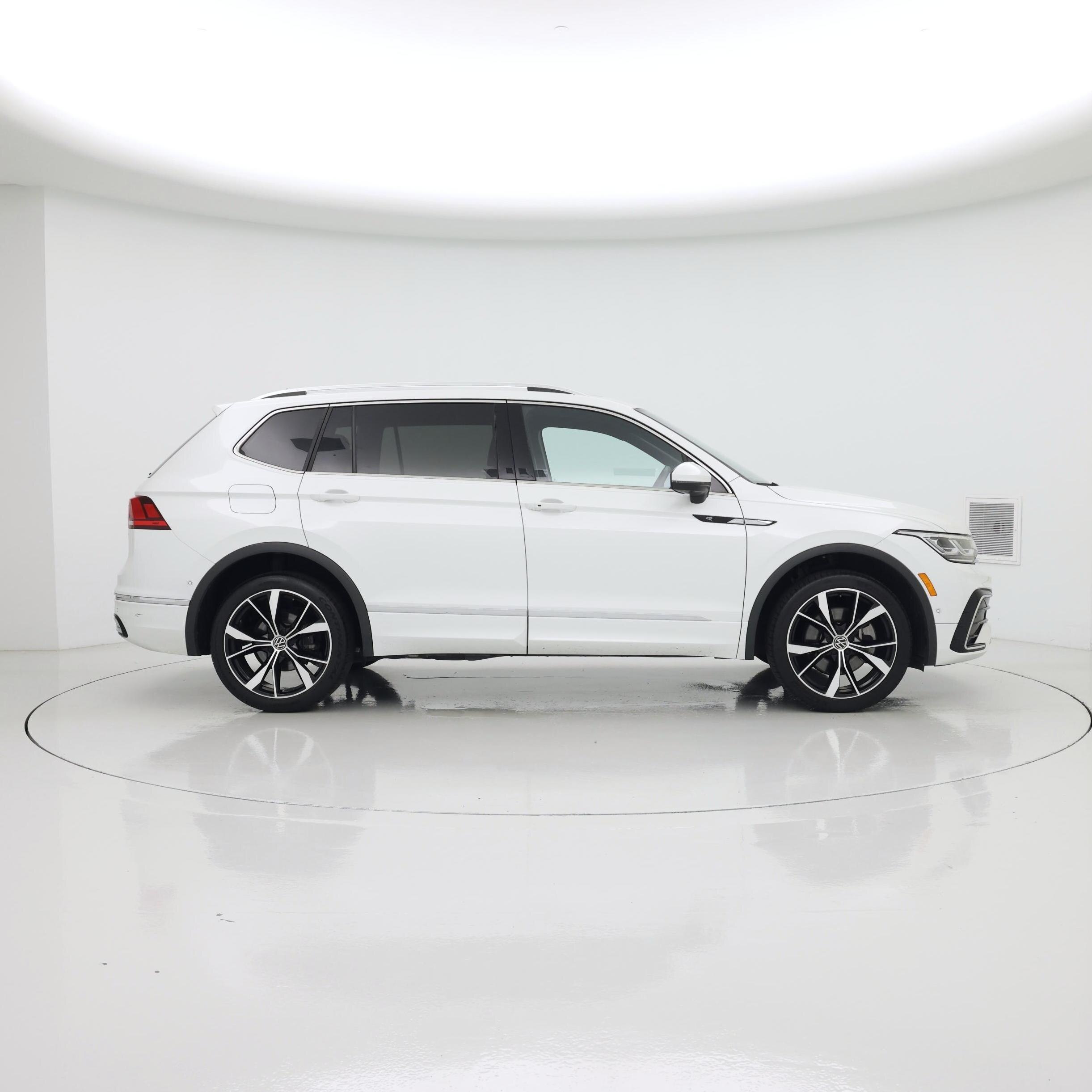 Thumbnail: 2022 Volkswagen Tiguan - 7