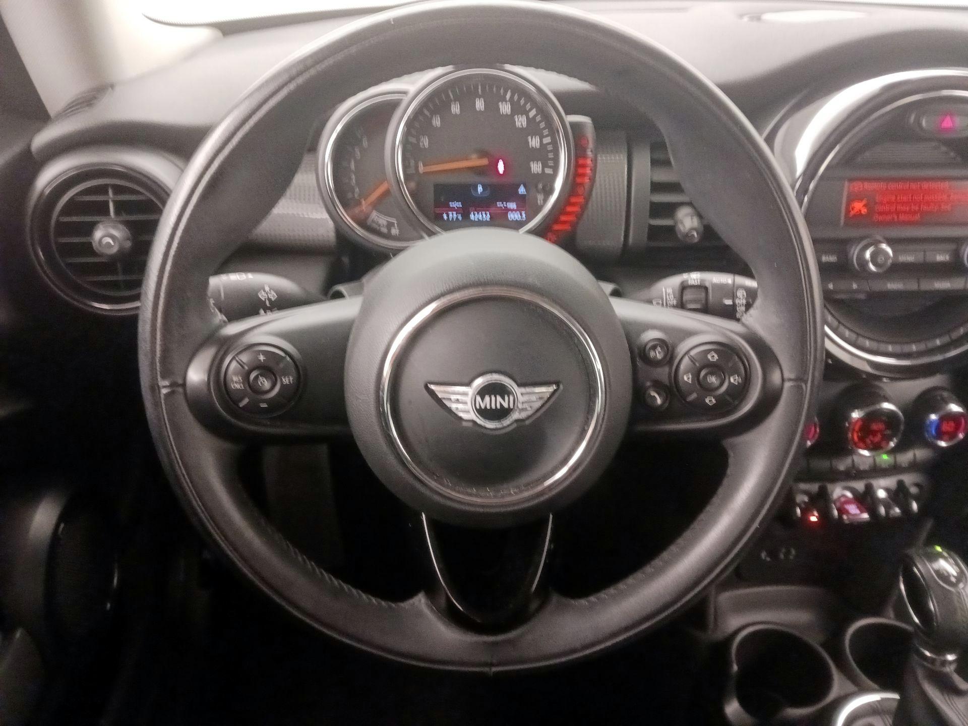 Thumbnail: 2016 MINI Cooper Hardtop - 10