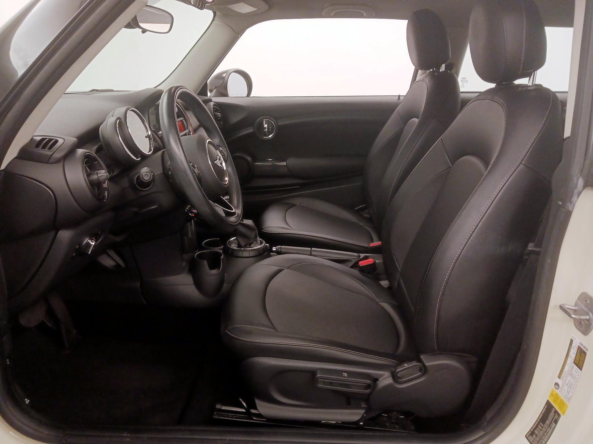 Thumbnail: 2016 MINI Cooper Hardtop - 11