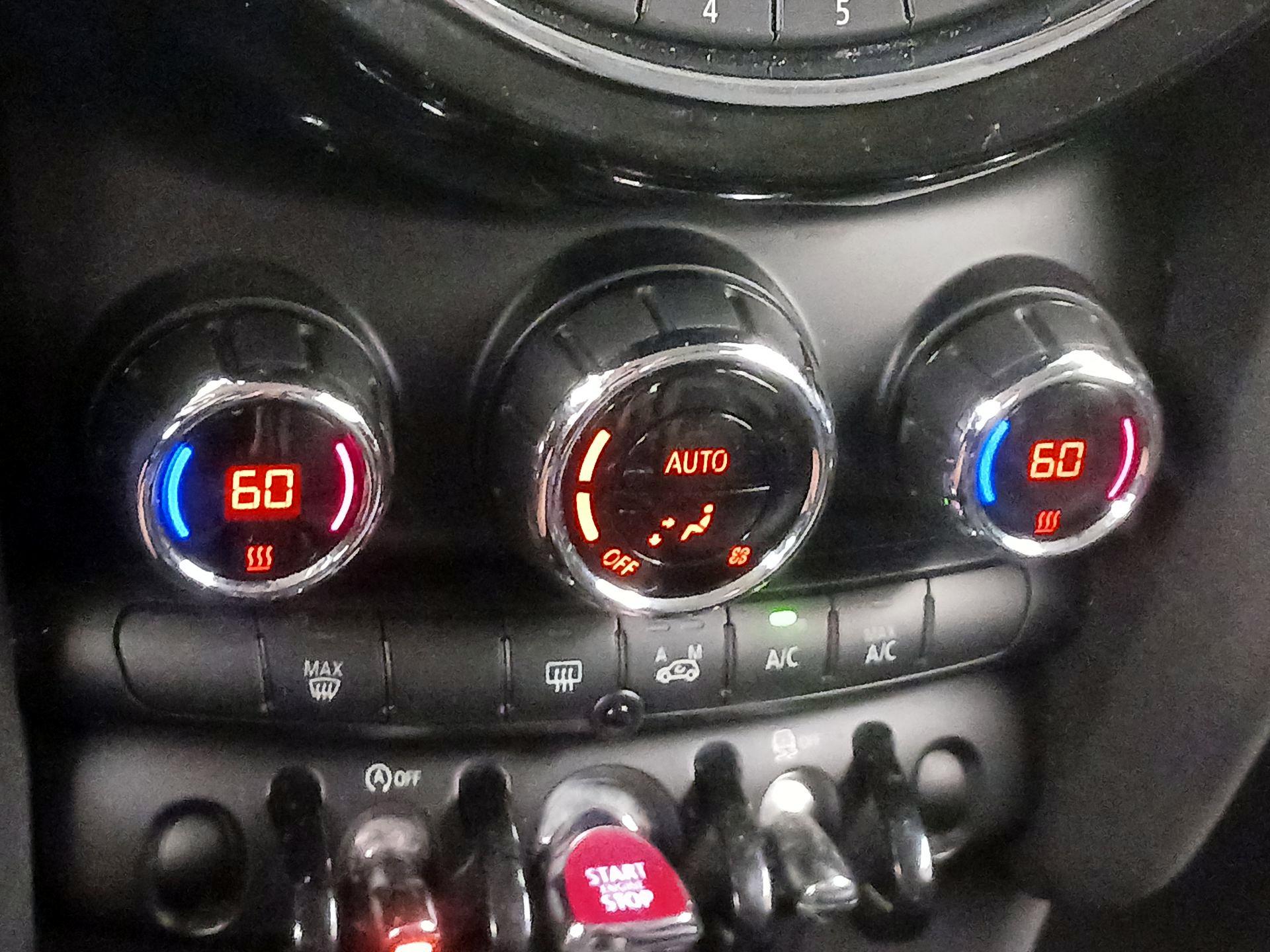 Thumbnail: 2016 MINI Cooper Hardtop - 15