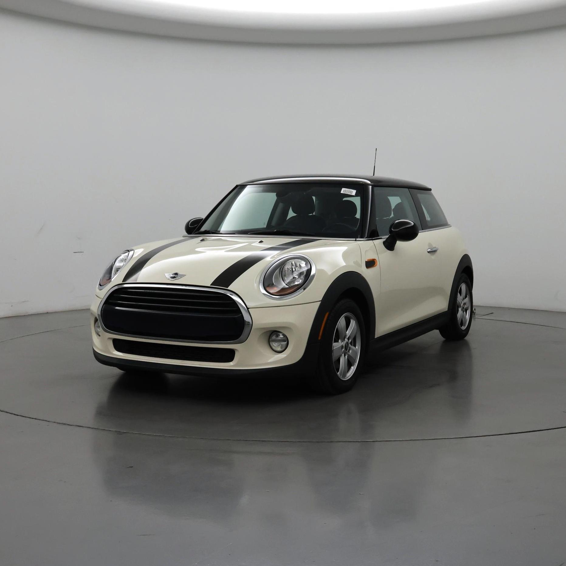 Thumbnail: 2016 MINI Cooper Hardtop - 4