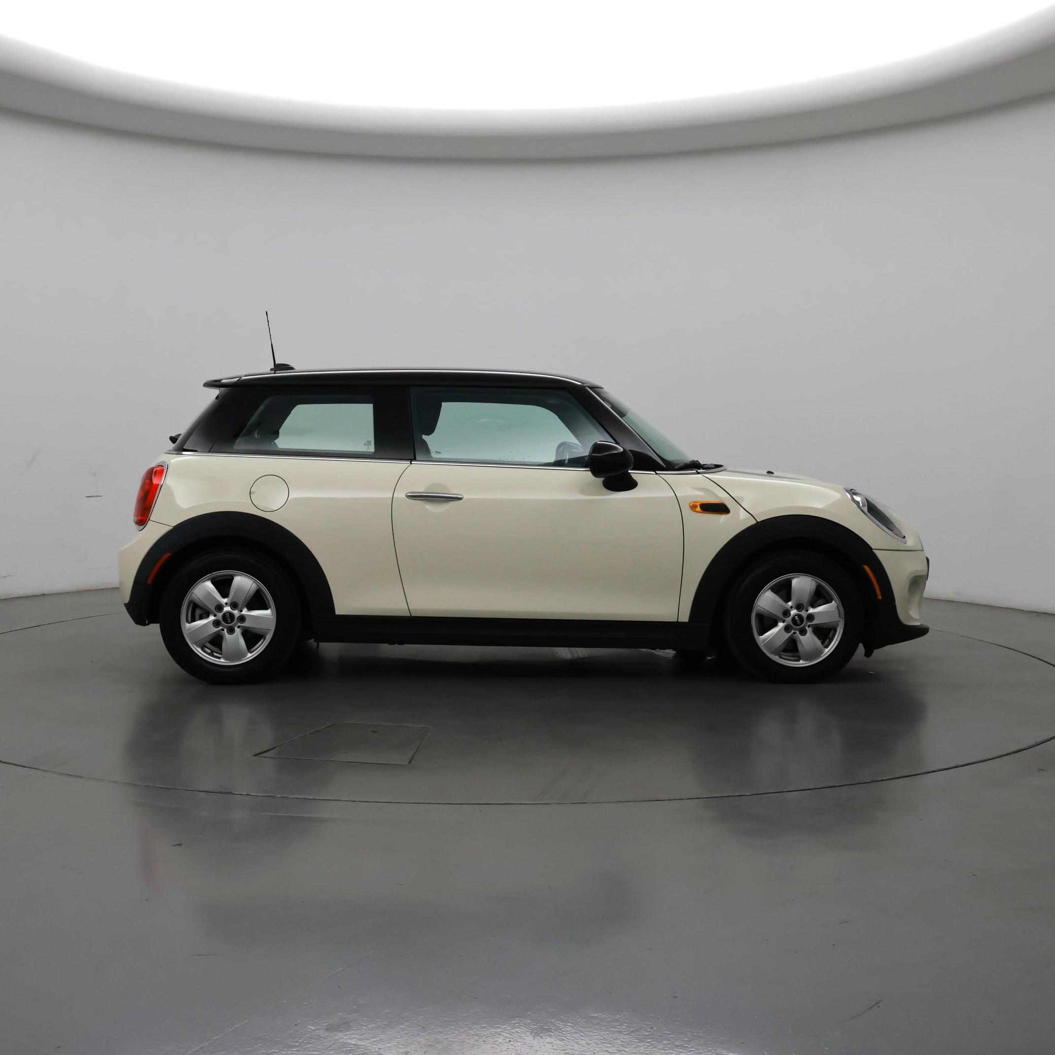 Thumbnail: 2016 MINI Cooper Hardtop - 7