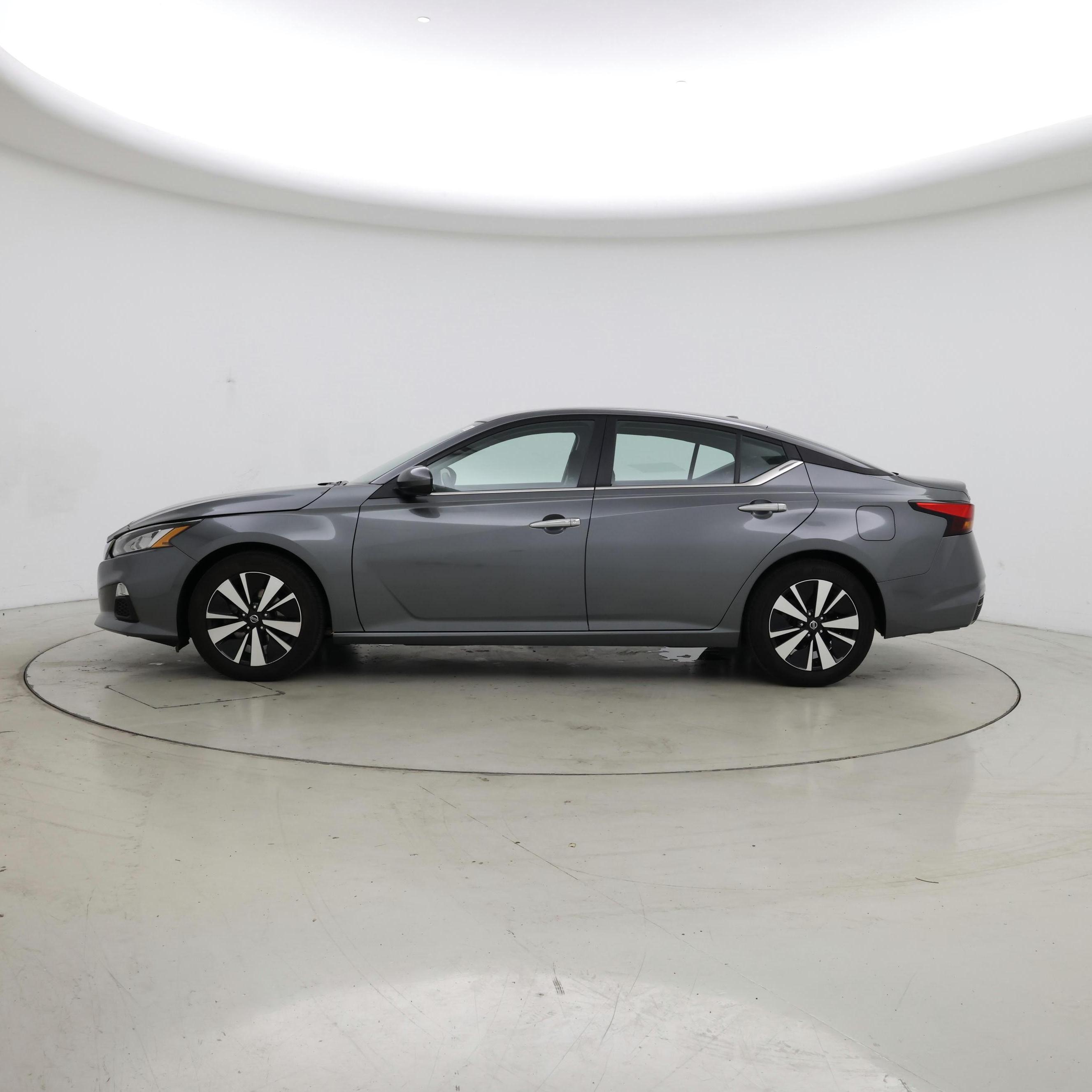 Thumbnail: 2022 Nissan Altima - 3