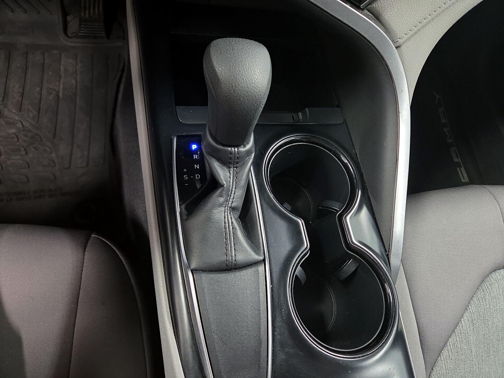 Thumbnail: 2019 Toyota Camry - 17