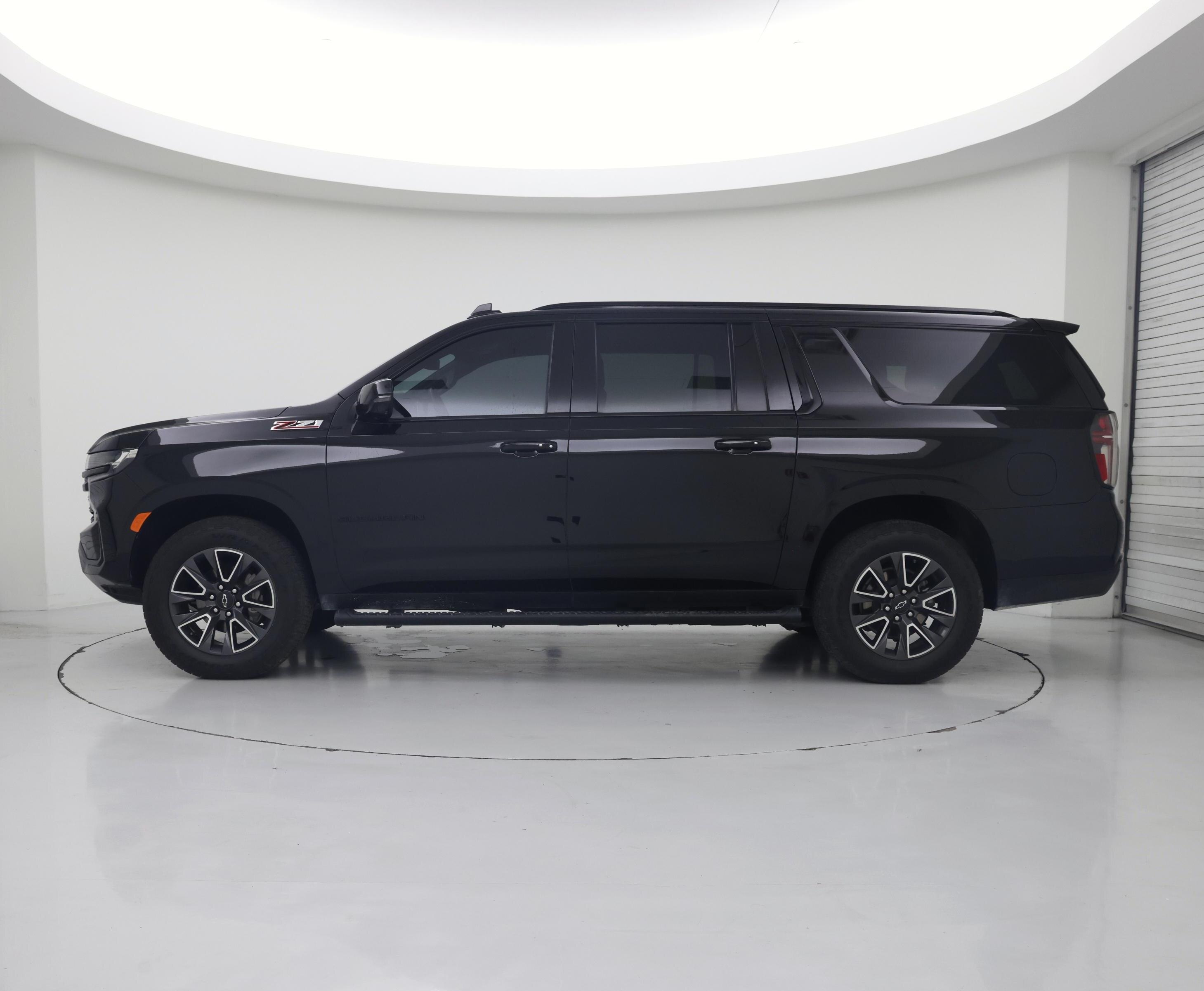 Thumbnail: 2023 Chevrolet Suburban - 3